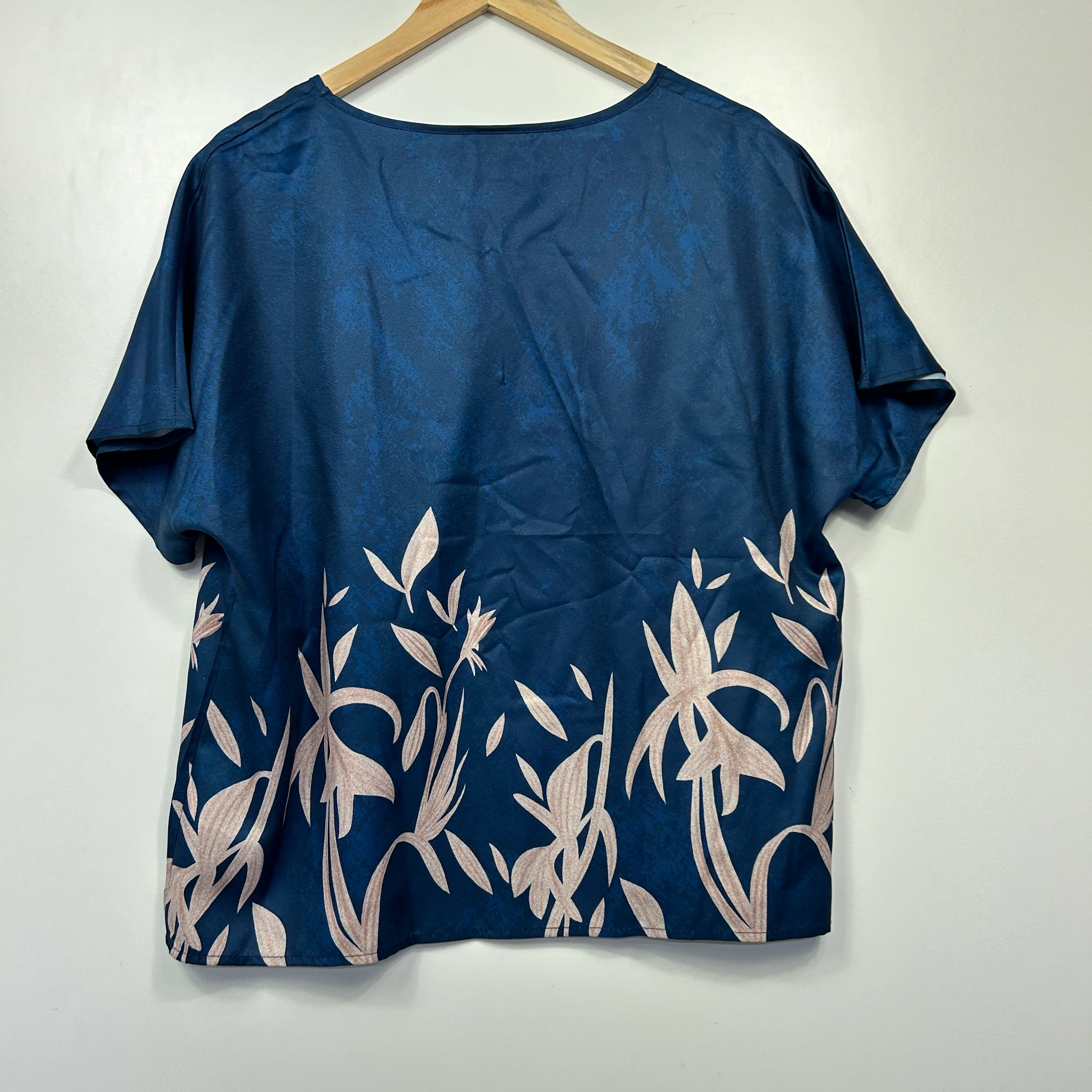 Emery Rose Navy Blue Floral Print Top - Size XL - Image 4