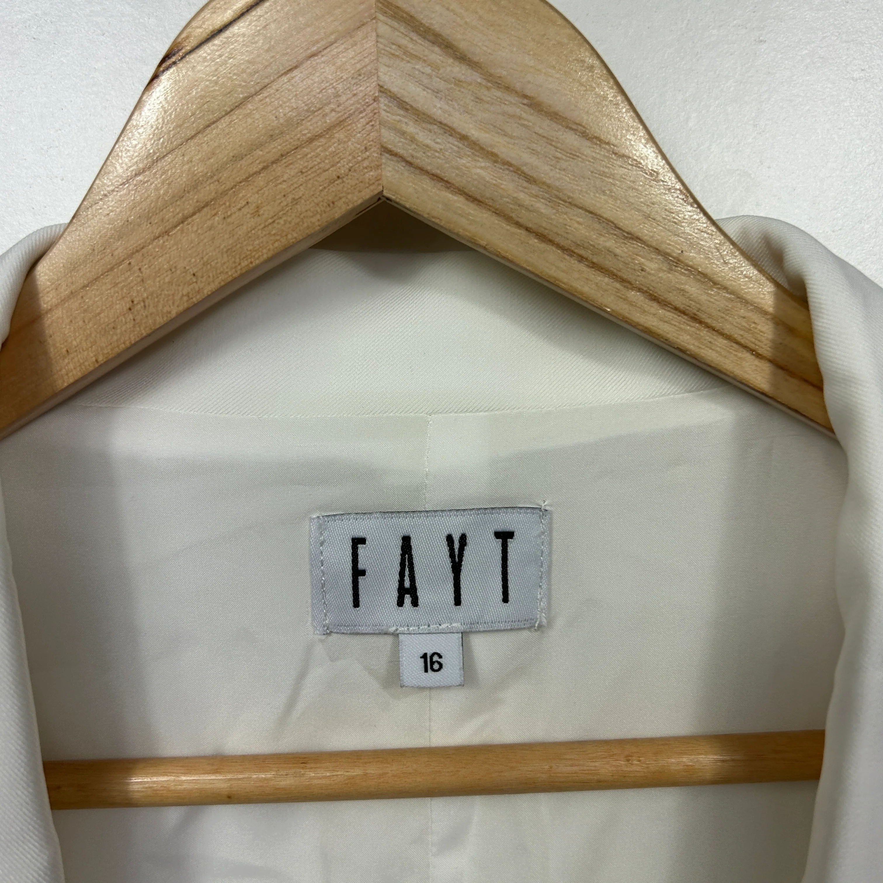 FAYT White Blazer - Size 16 - Image 2