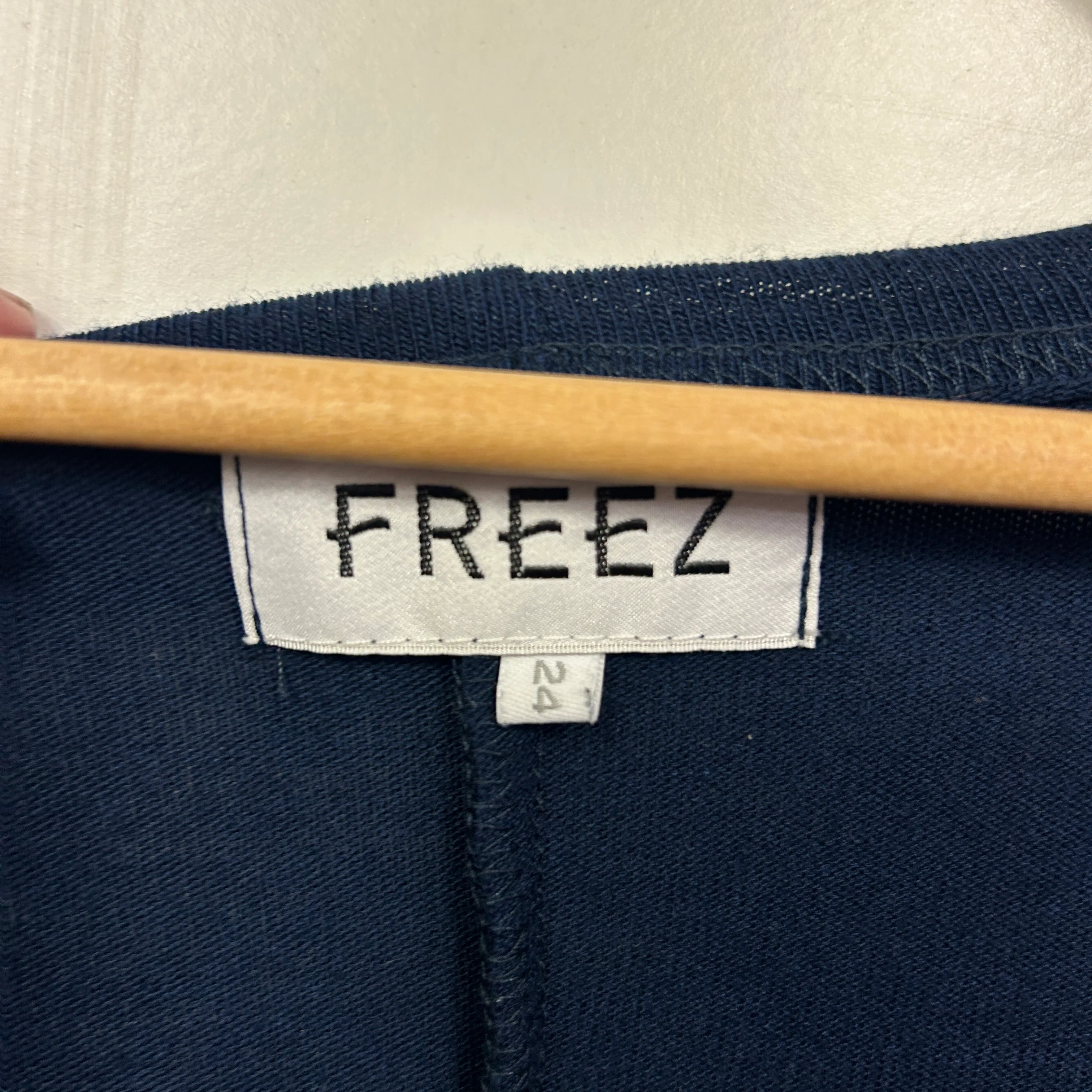 Freez Navy Cotton Shrug Top - Size 24 - Image 2