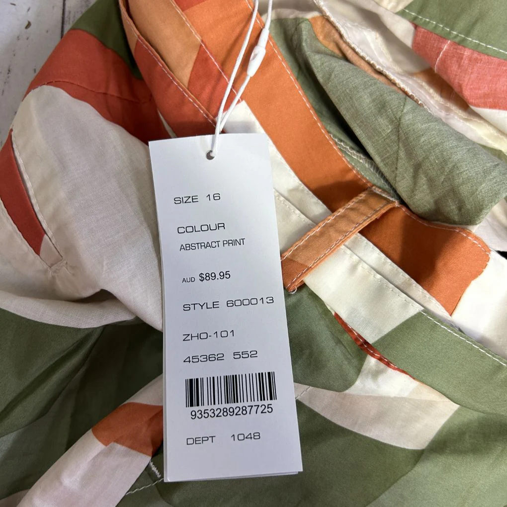 French Connection Green Cotton Shorts - Size 16 - Image 3