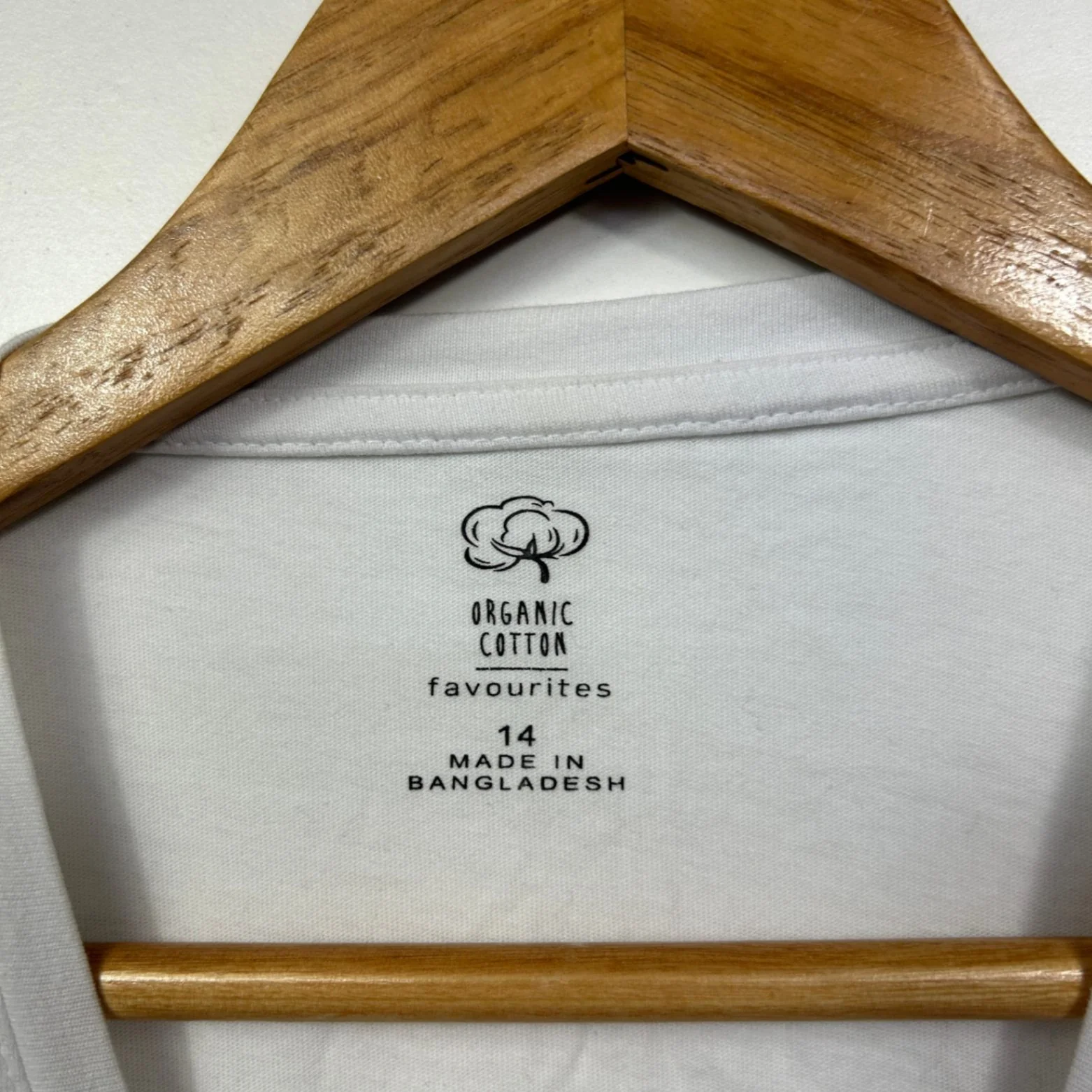 I love Earth White Short Sleeve Crew Neck Basic Tee T-shirt Size 14 - Image 3