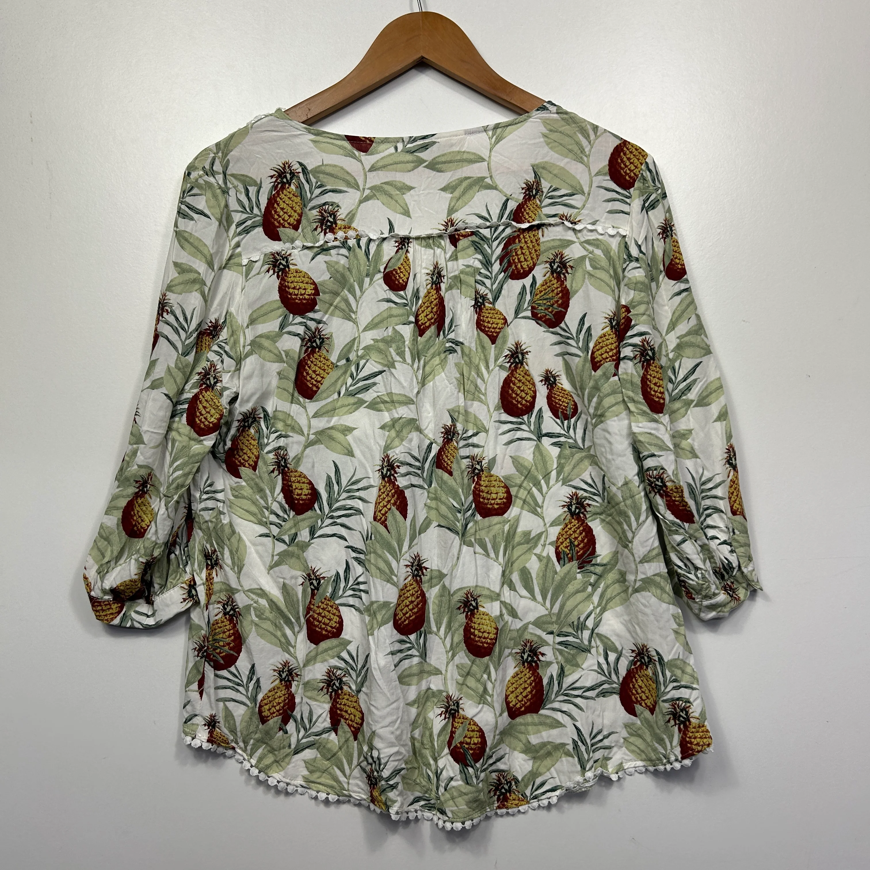 Jaase White Pineapple Print Top - Size M (Oversized) - Image 4