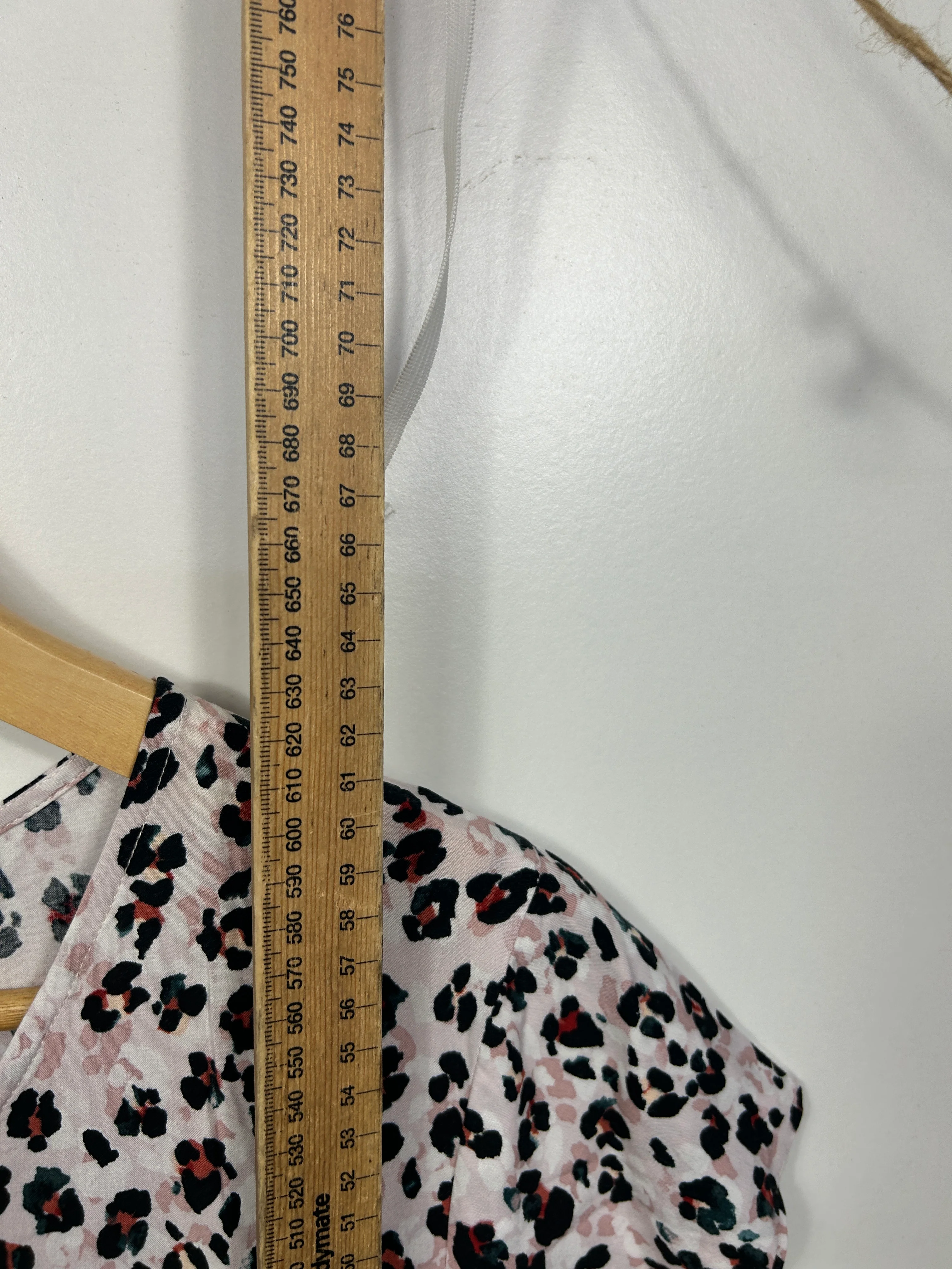 Jacqui E Pink Black and Grey Leopard Print Top - Size 18 - Image 6