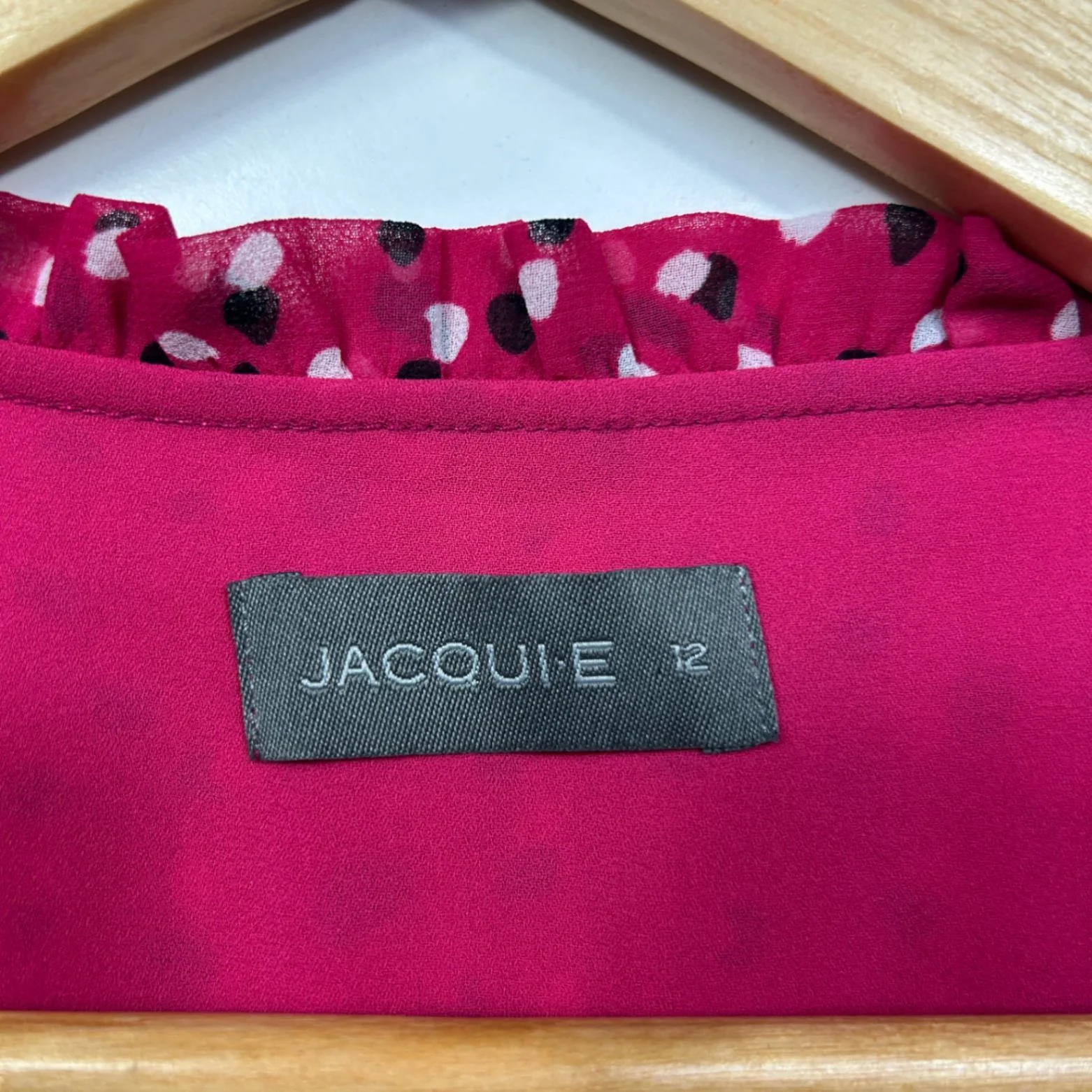 Jacqui E Pink Short Sleeve Tie Neck Blouse Size 12 - Image 4