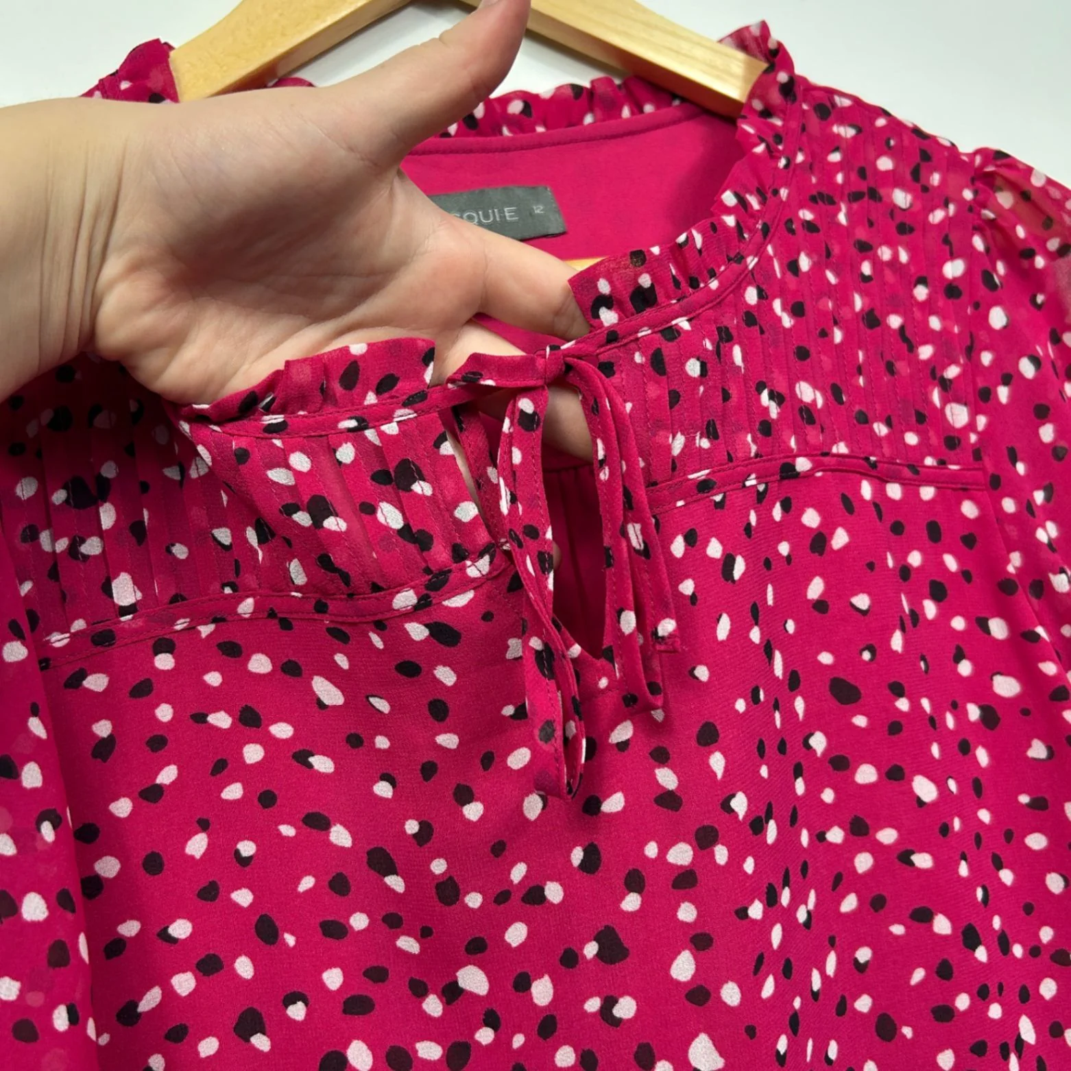 Jacqui E Pink Short Sleeve Tie Neck Blouse Size 12 - Image 7