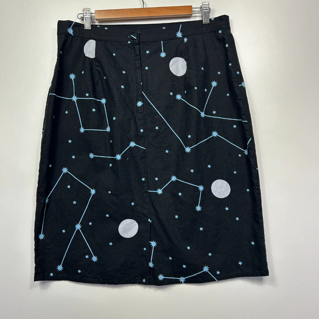 Jericho Road Clothing Black Constellation Print Midi Pencil Skirt - Size 18 - Image 4