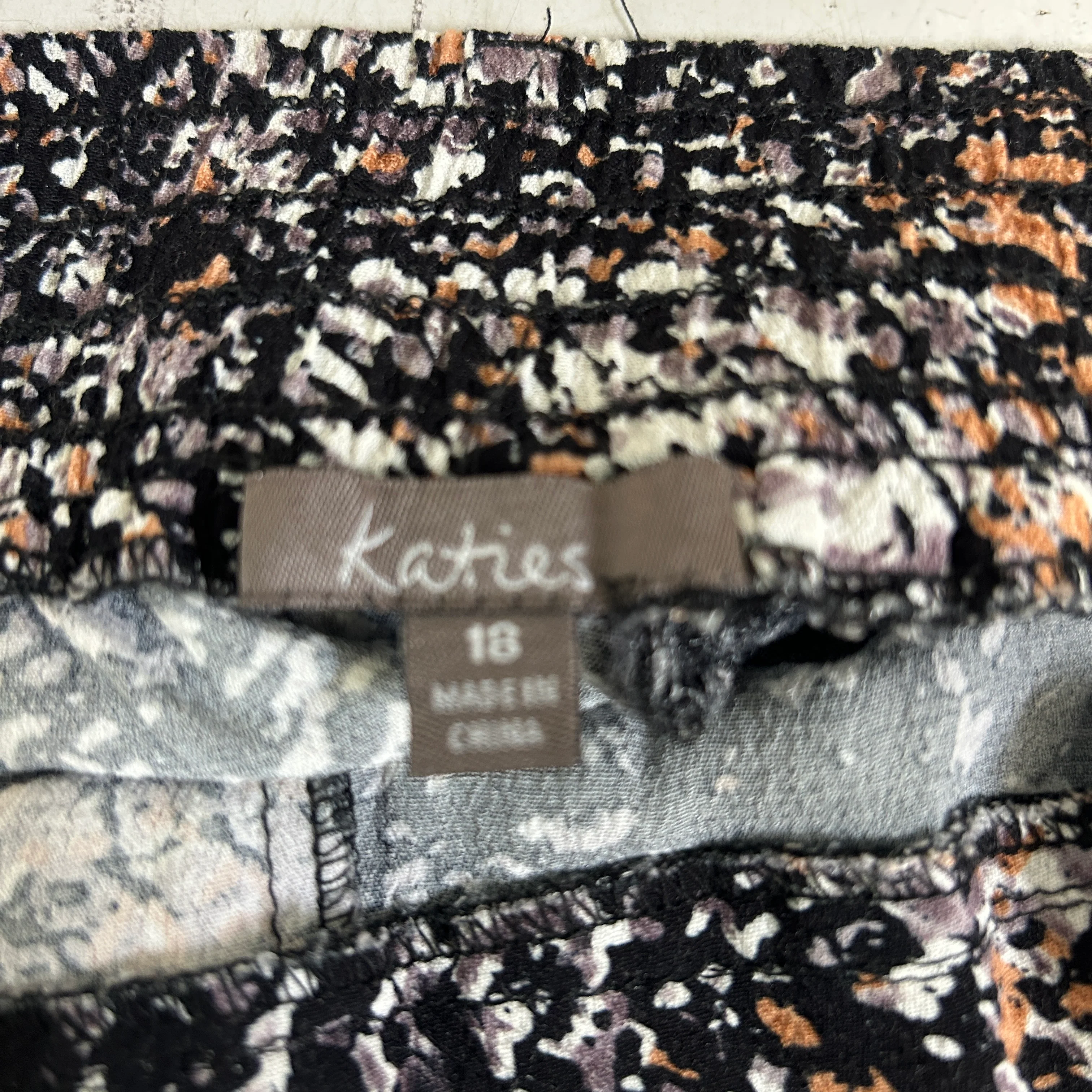 Katies Black Brown Abstract Print Pants - Size 18 - Image 5