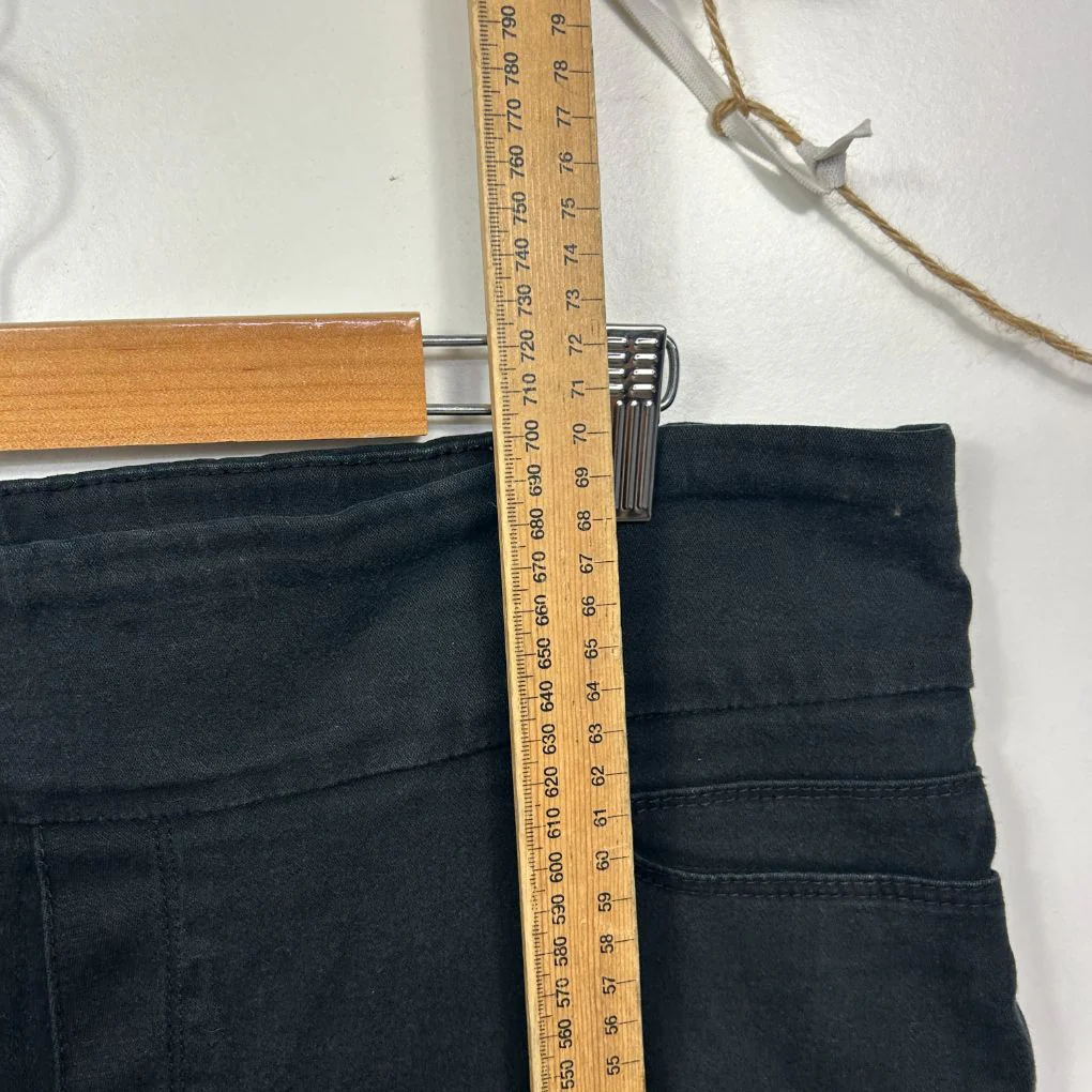 Katie's Black Cotton Cropped Capri Pants - Size 18 - Image 5