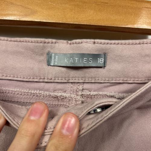 Katies Dusty Pink Cuffed Shorts - Size 18 - Image 4