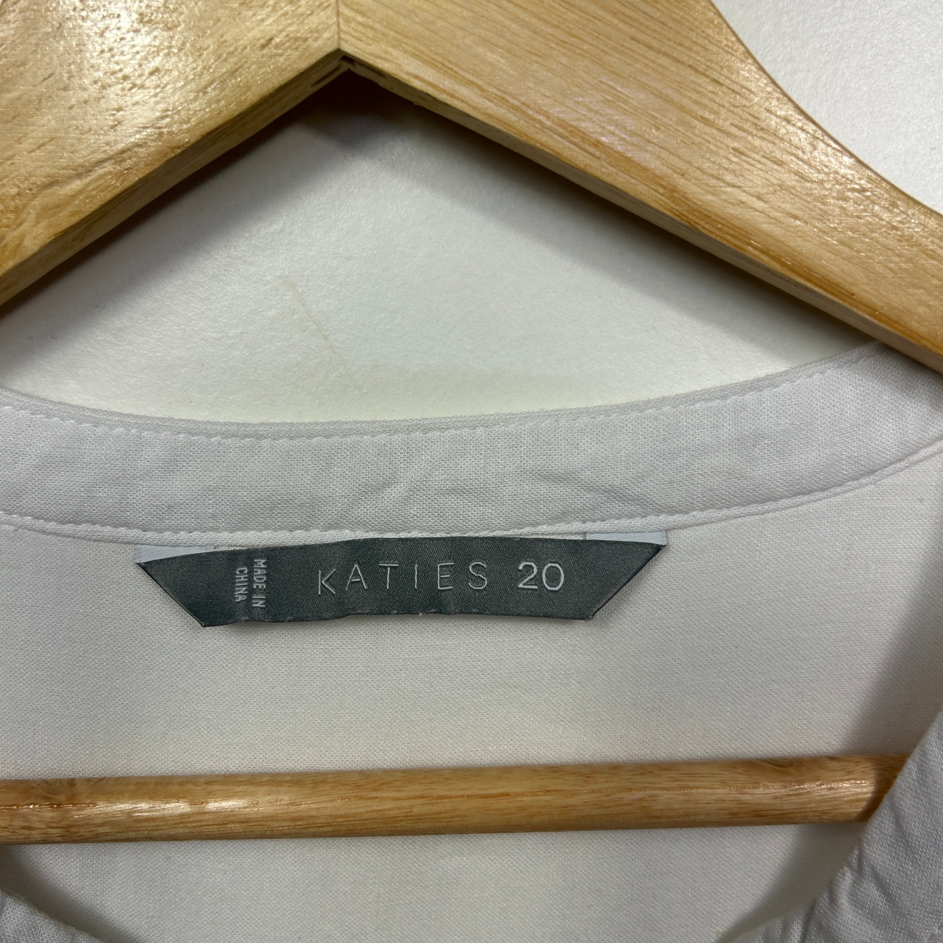 Katies White Eyelet Blouse - Size 20 - Image 2