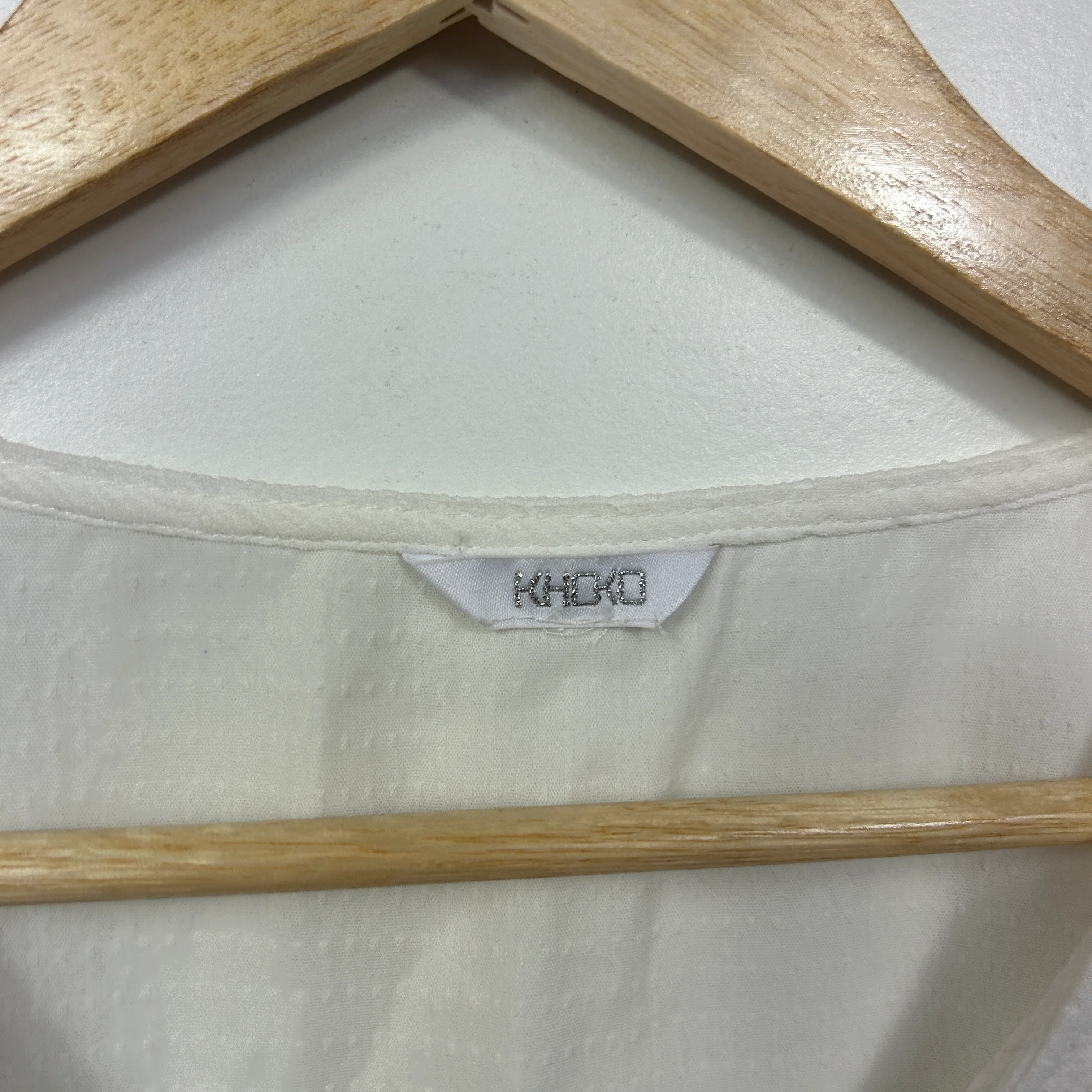 Khoko White Textured Bell Sleeve Top - Size 14/16 - Image 3