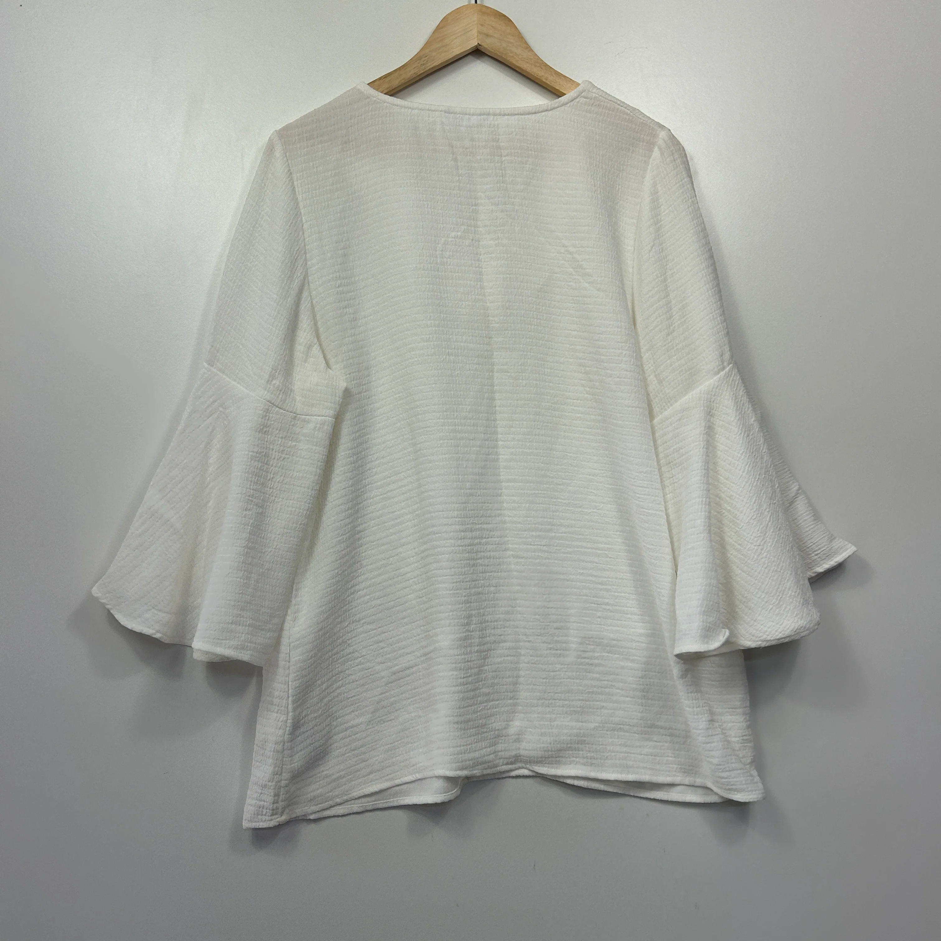 Khoko White Textured Bell Sleeve Top - Size 14/16 - Image 5