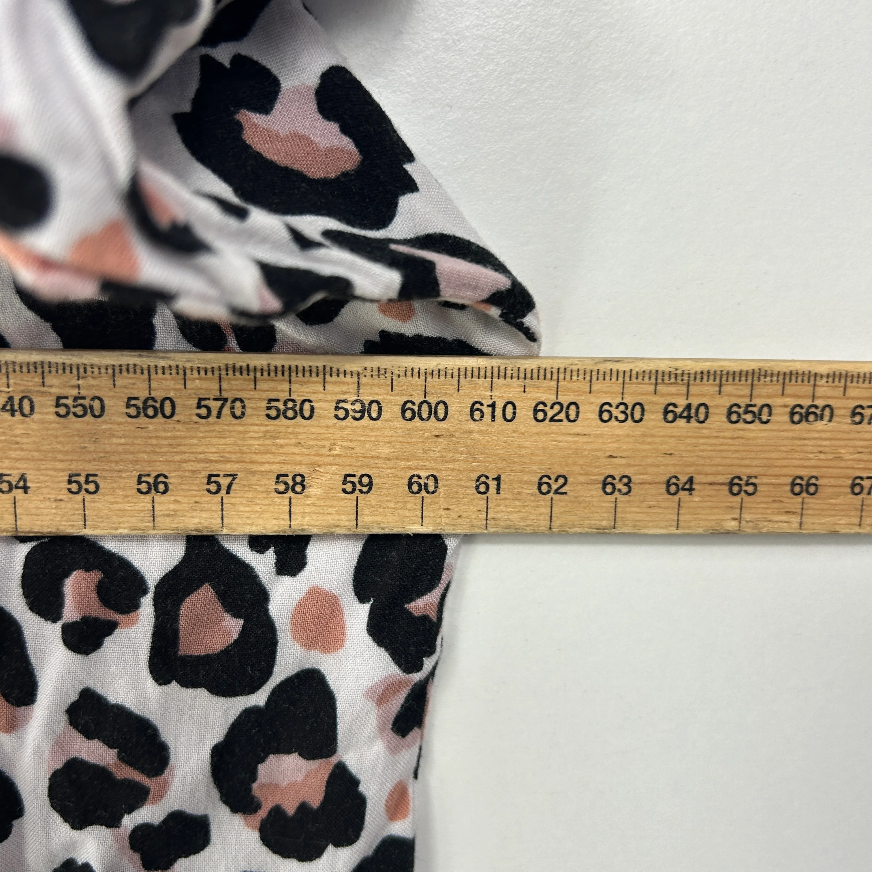 Label of Love Pink Black Leopard Print Top - Size M/L - Image 5