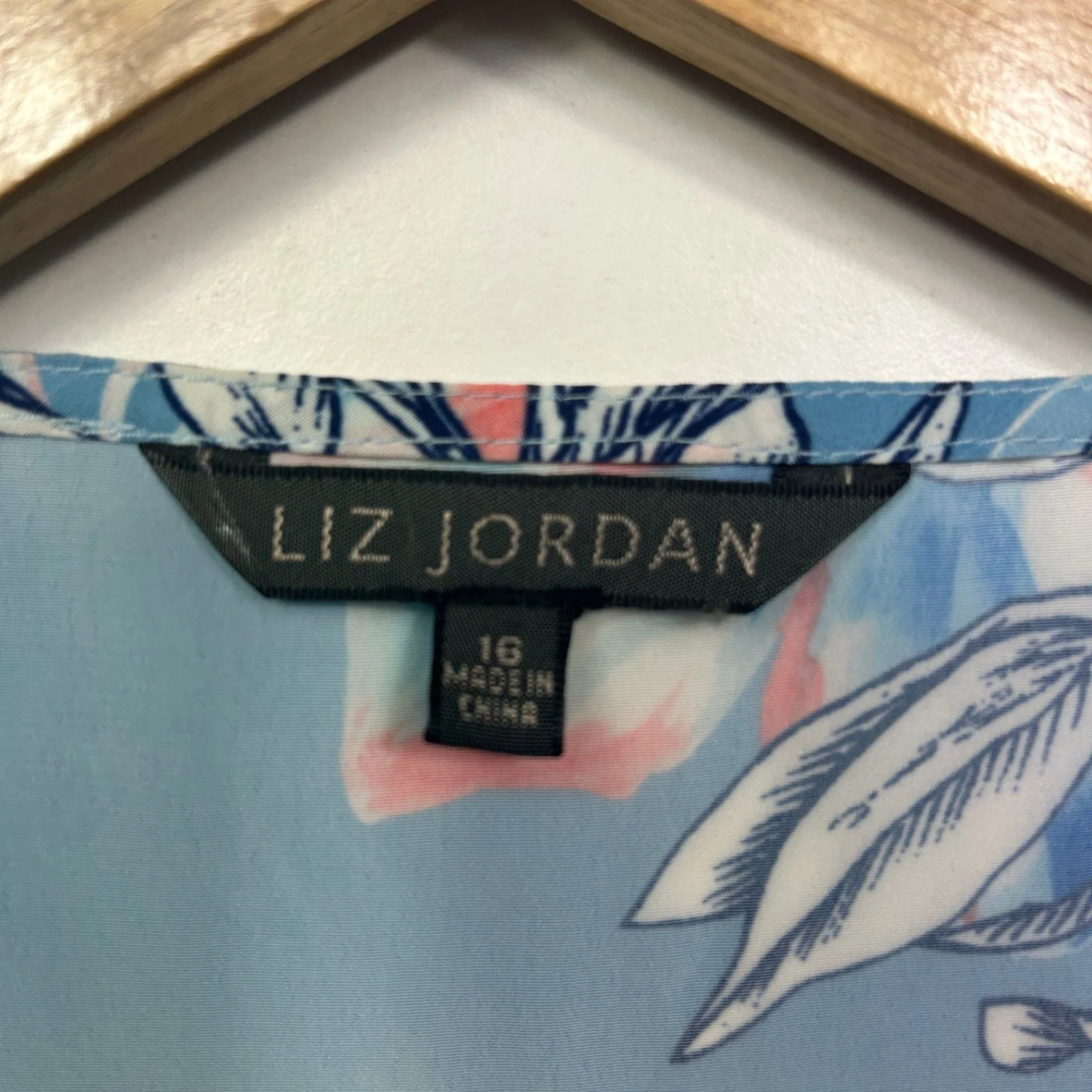 Liz Jordan Top Size 16 Blue Pink Floral Layered - Image 4