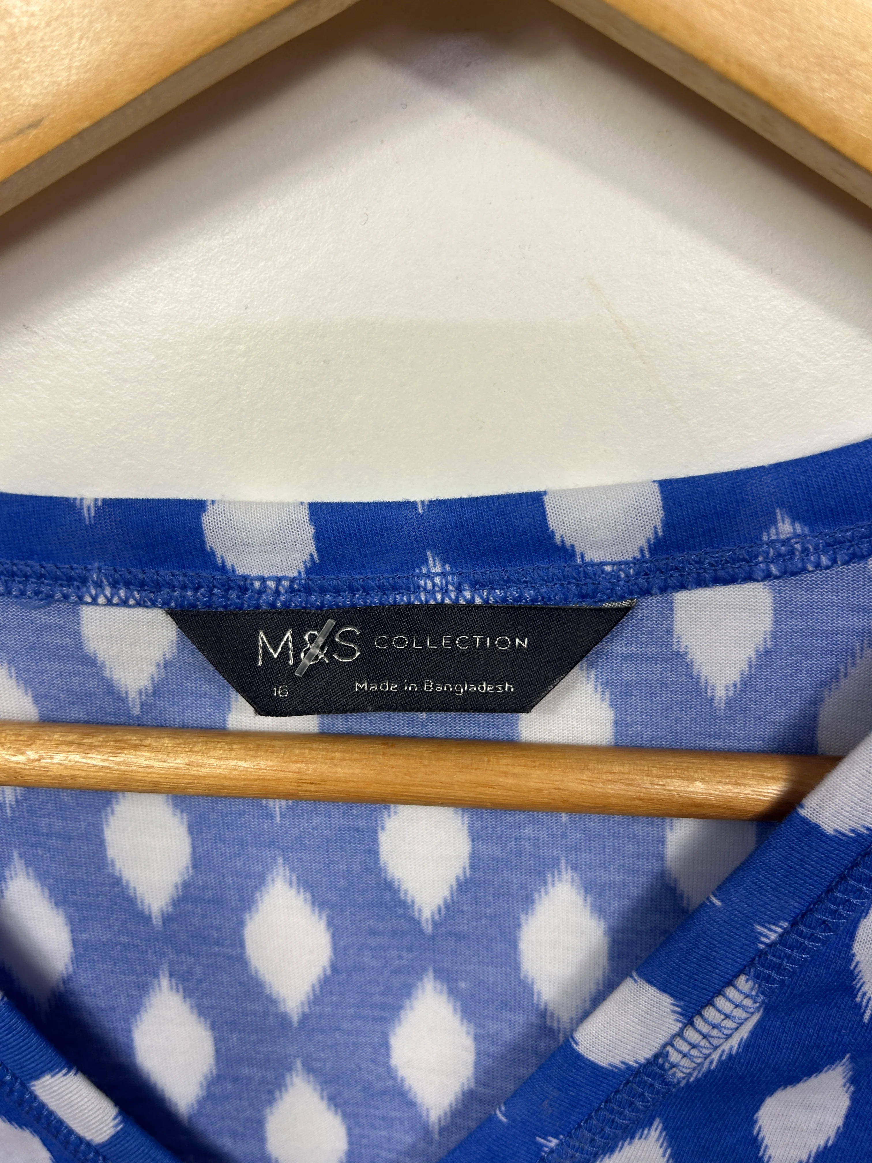 M&S Collection Blue and White Ikat Print Top - Size 16 - Image 3