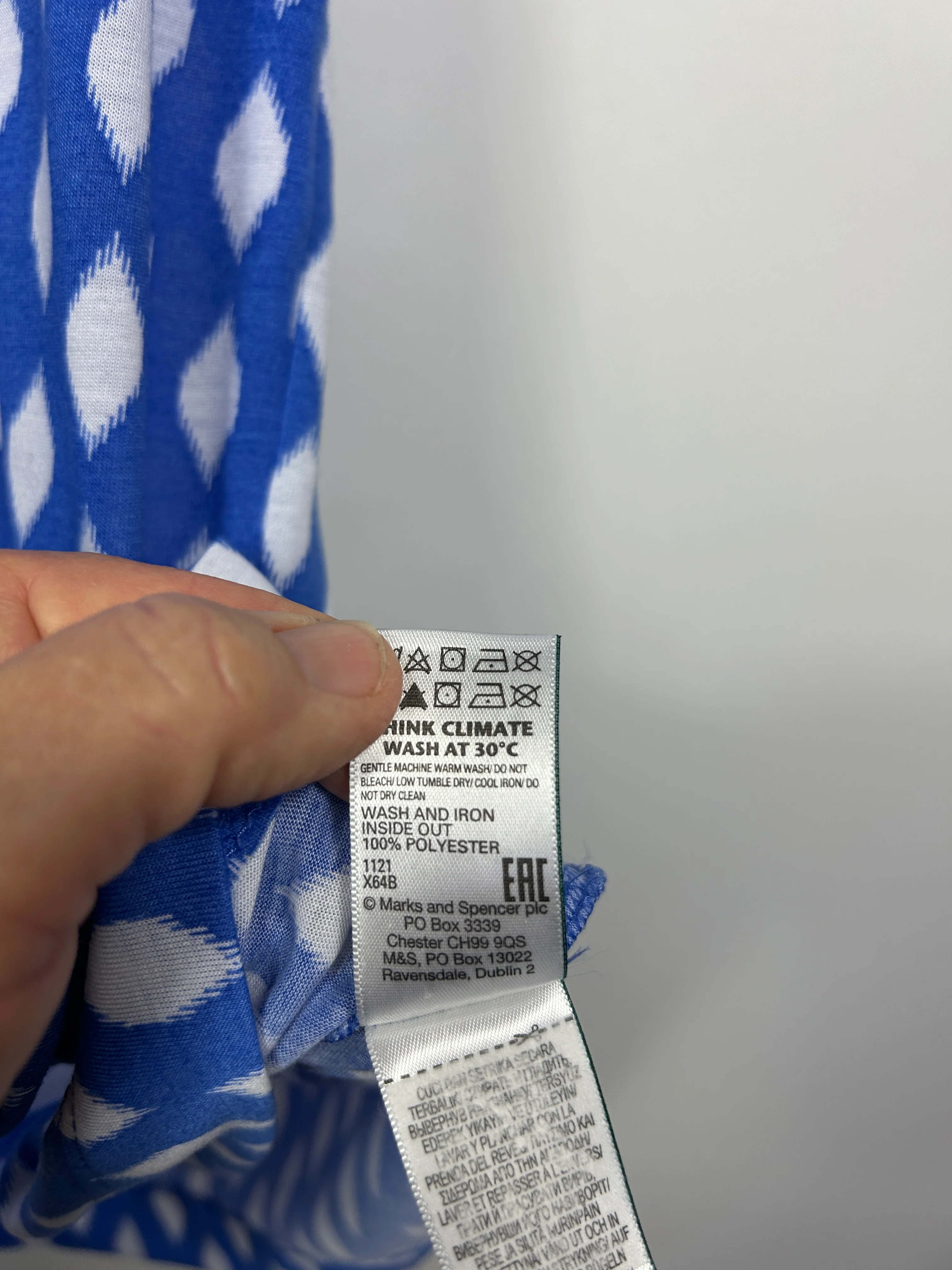 M&S Collection Blue and White Ikat Print Top - Size 16 - Image 4