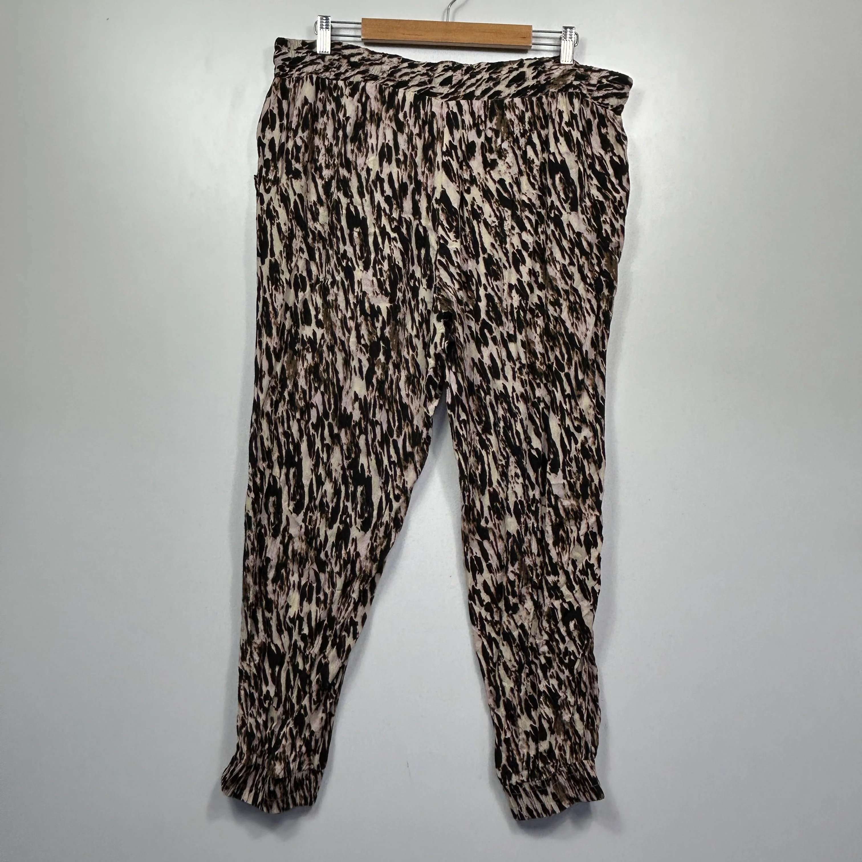 Millers Beige Animal Print Pants - Size 18 (fault) - Image 5
