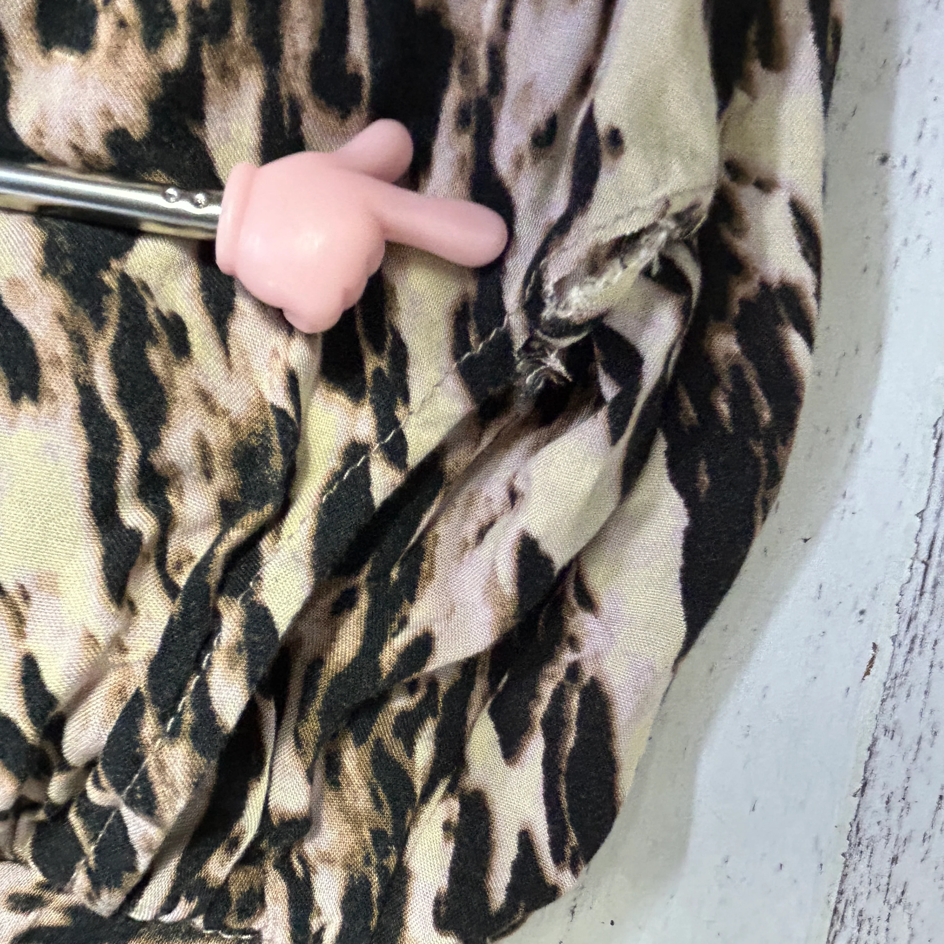 Millers Beige Animal Print Pants - Size 18 (fault) - Image 7