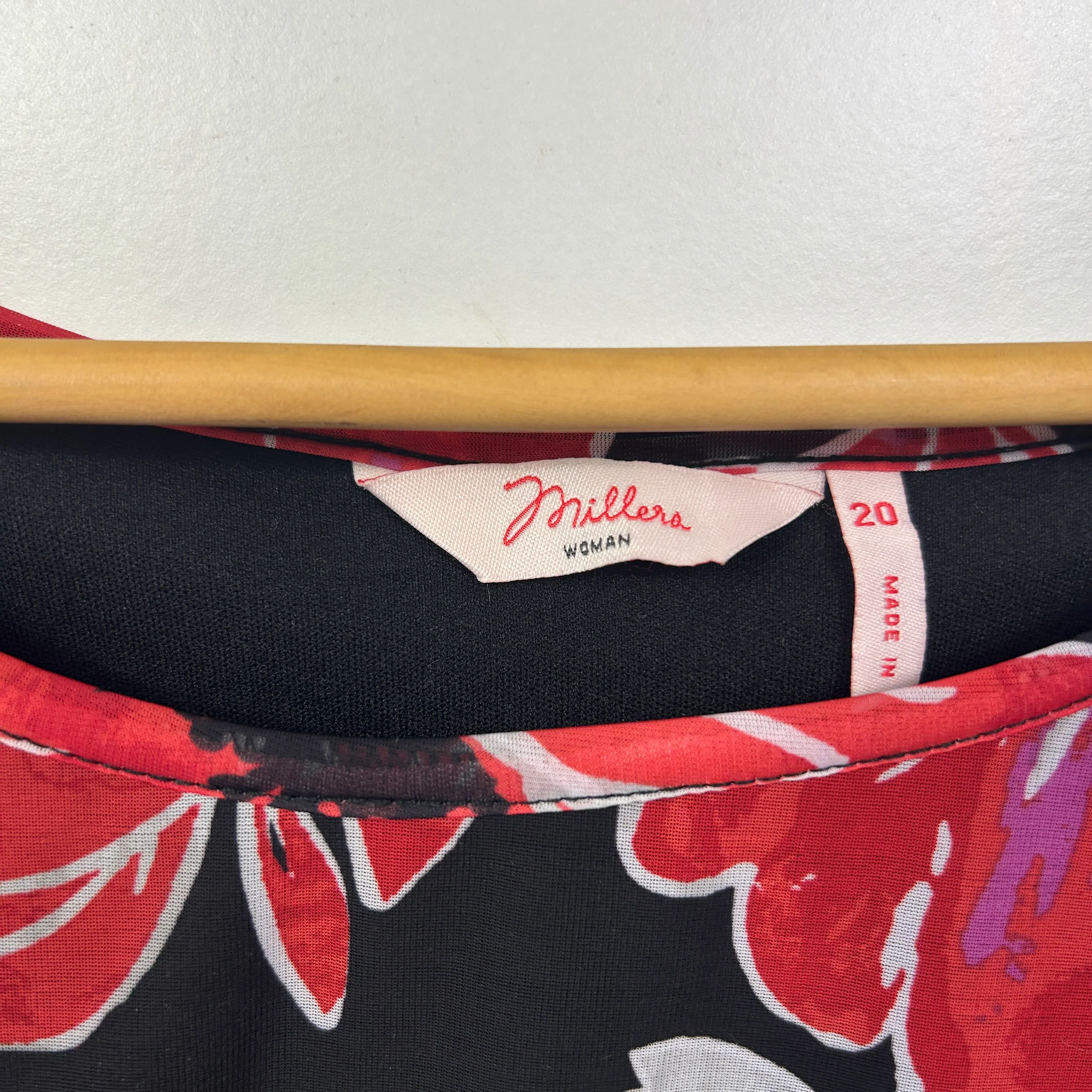 Millers Black Red Floral Print Top - Size 20 - Image 2