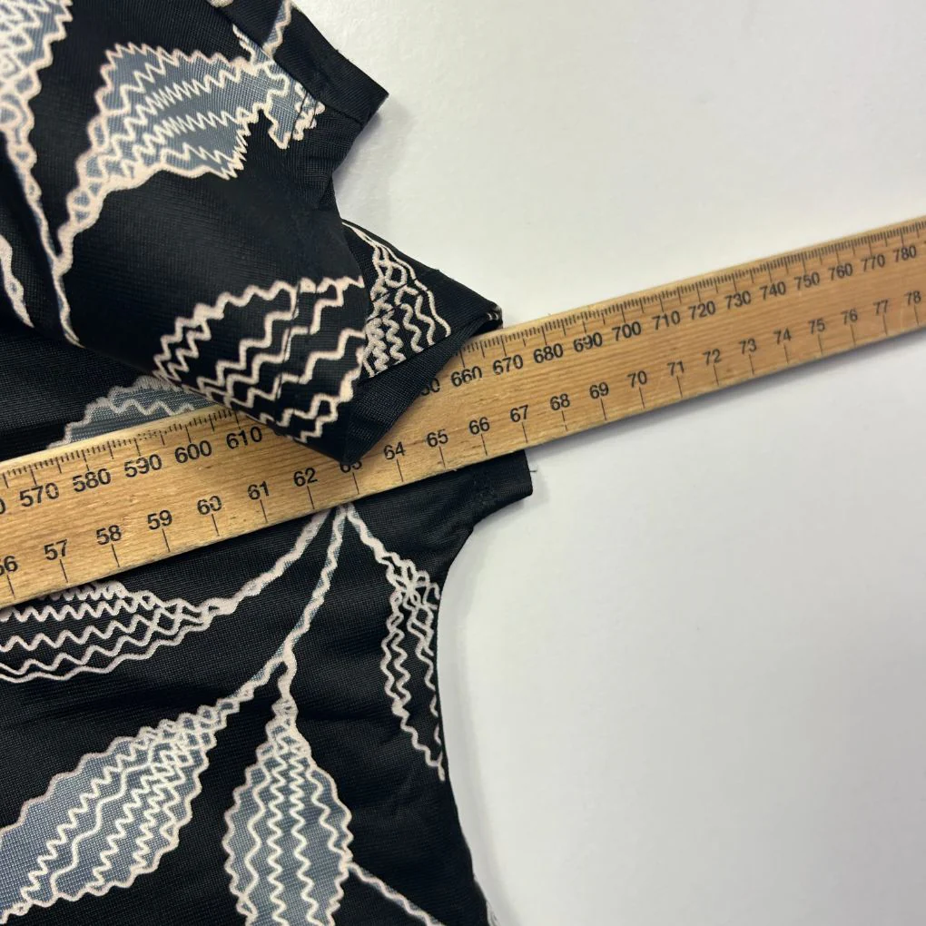 Millers Leaf Black Top - Size 18 - Image 7