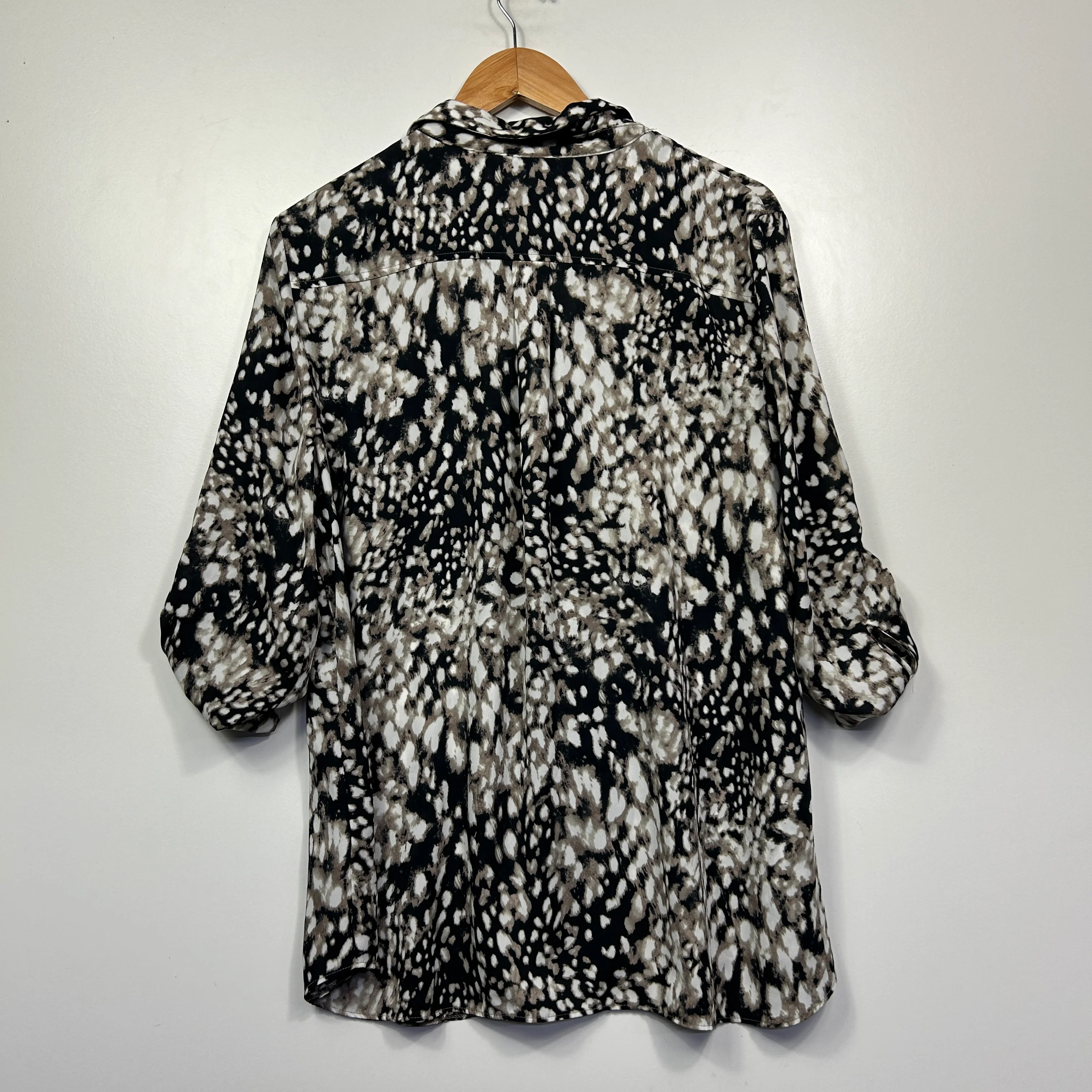 Millers Black White Grey Abstract Print Blouse - Size 20 (fault - Pull) - Image 4