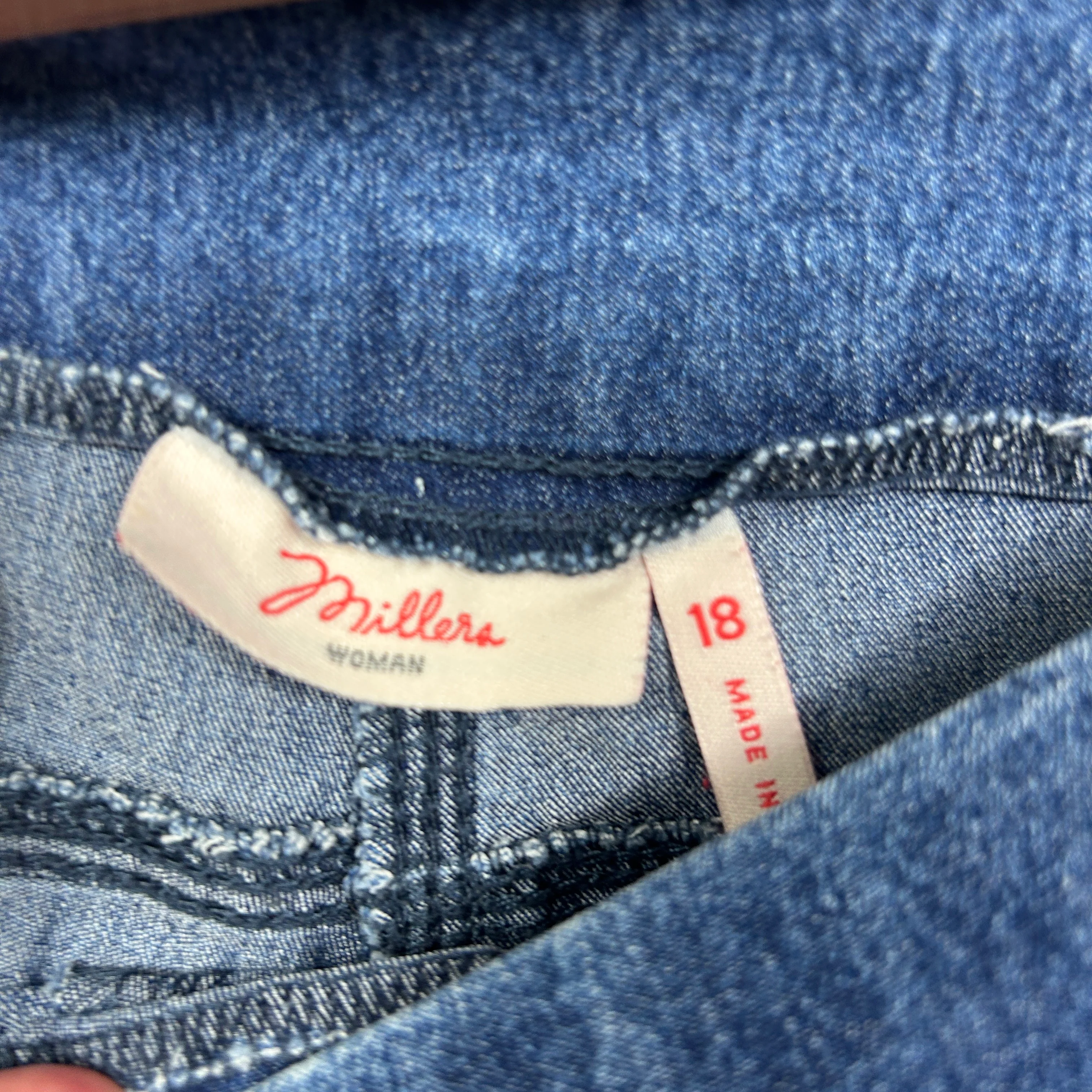 Millers Blue Denim Capri Pants - Size 18 - Image 4