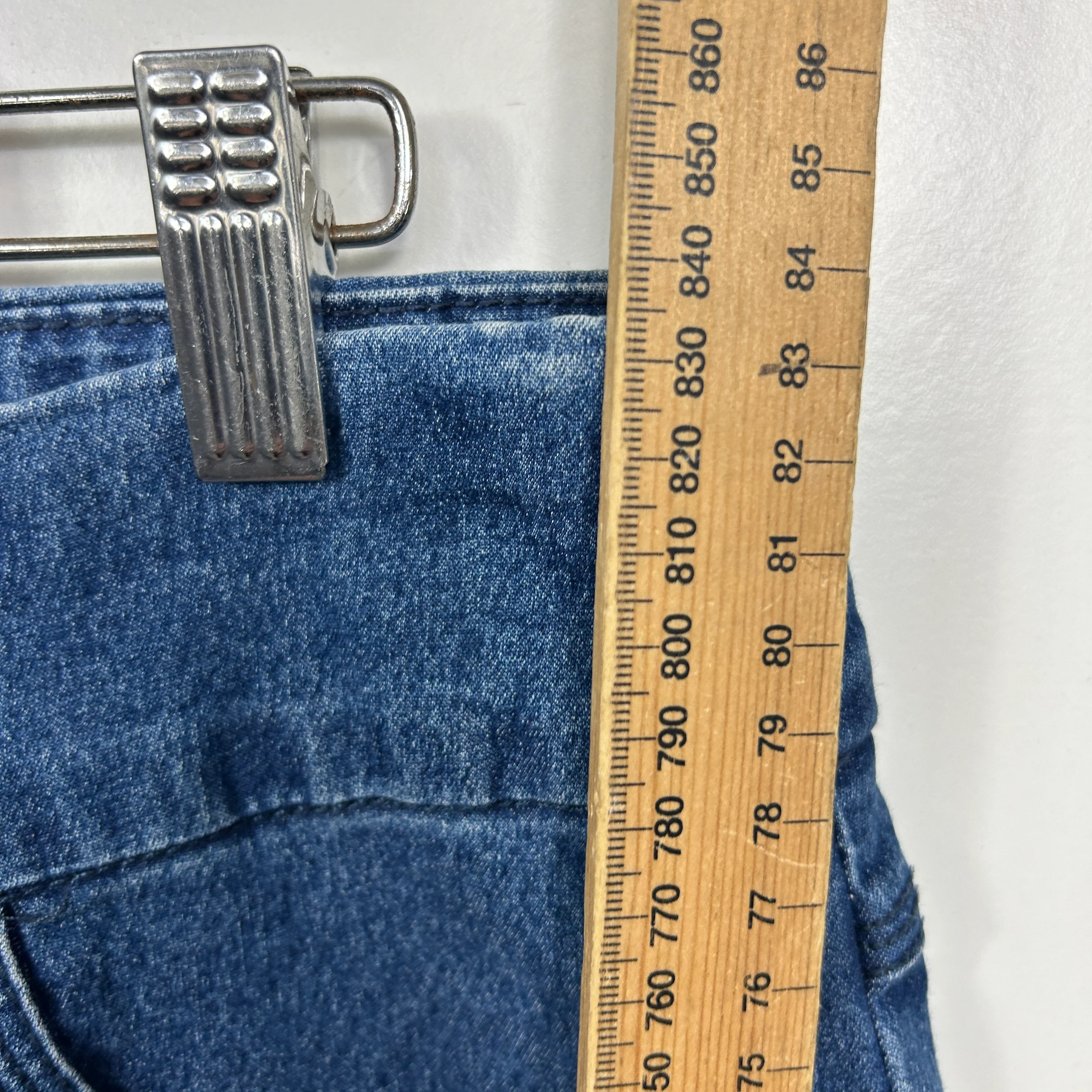 Millers Blue Denim Capri Pants - Size 18 - Image 6