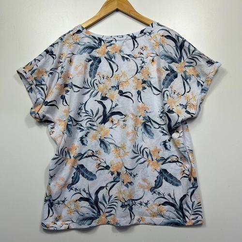 Millers Floral Short Sleeve Top - Size 22 - Image 2