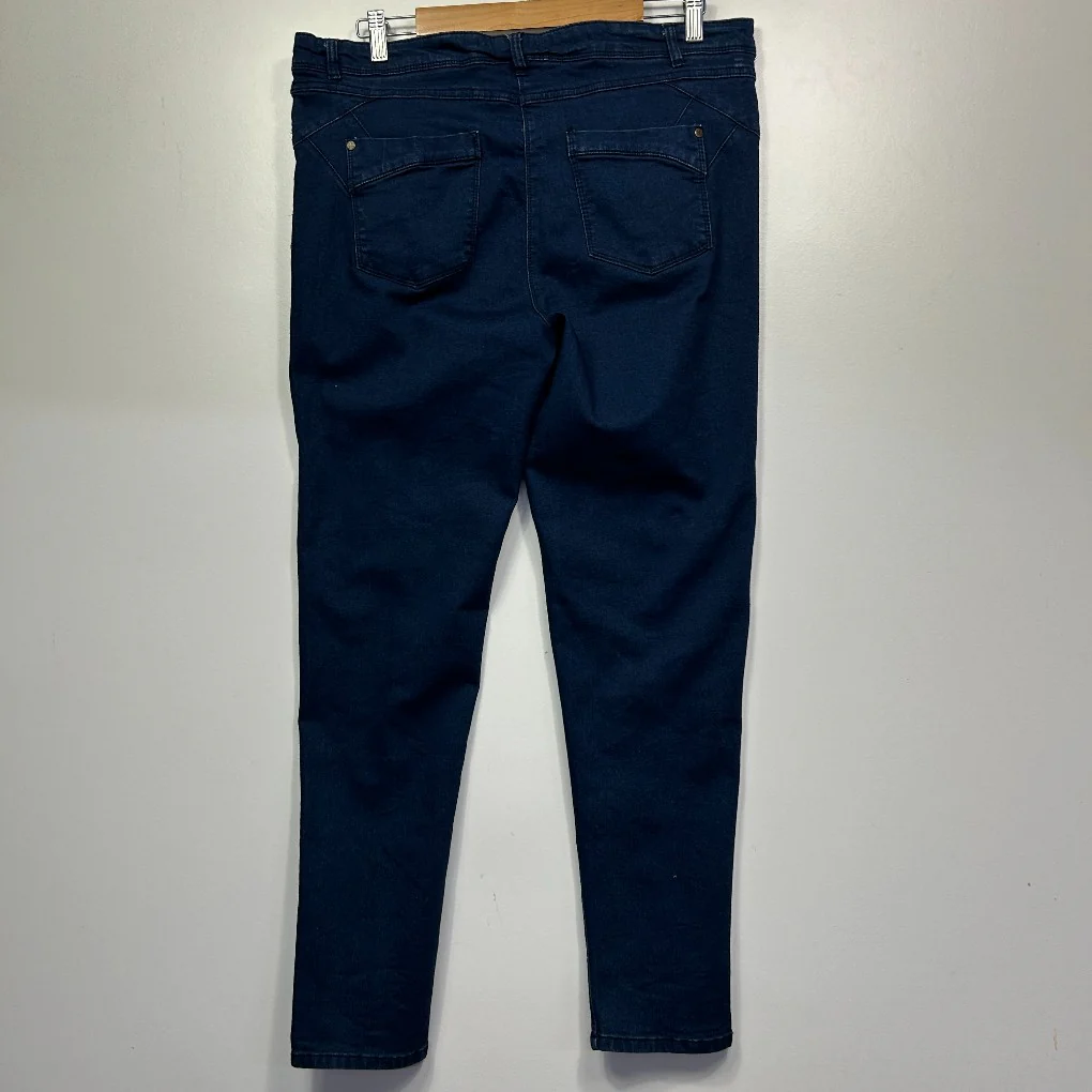 Millers Jeans - Size 18 - Image 3