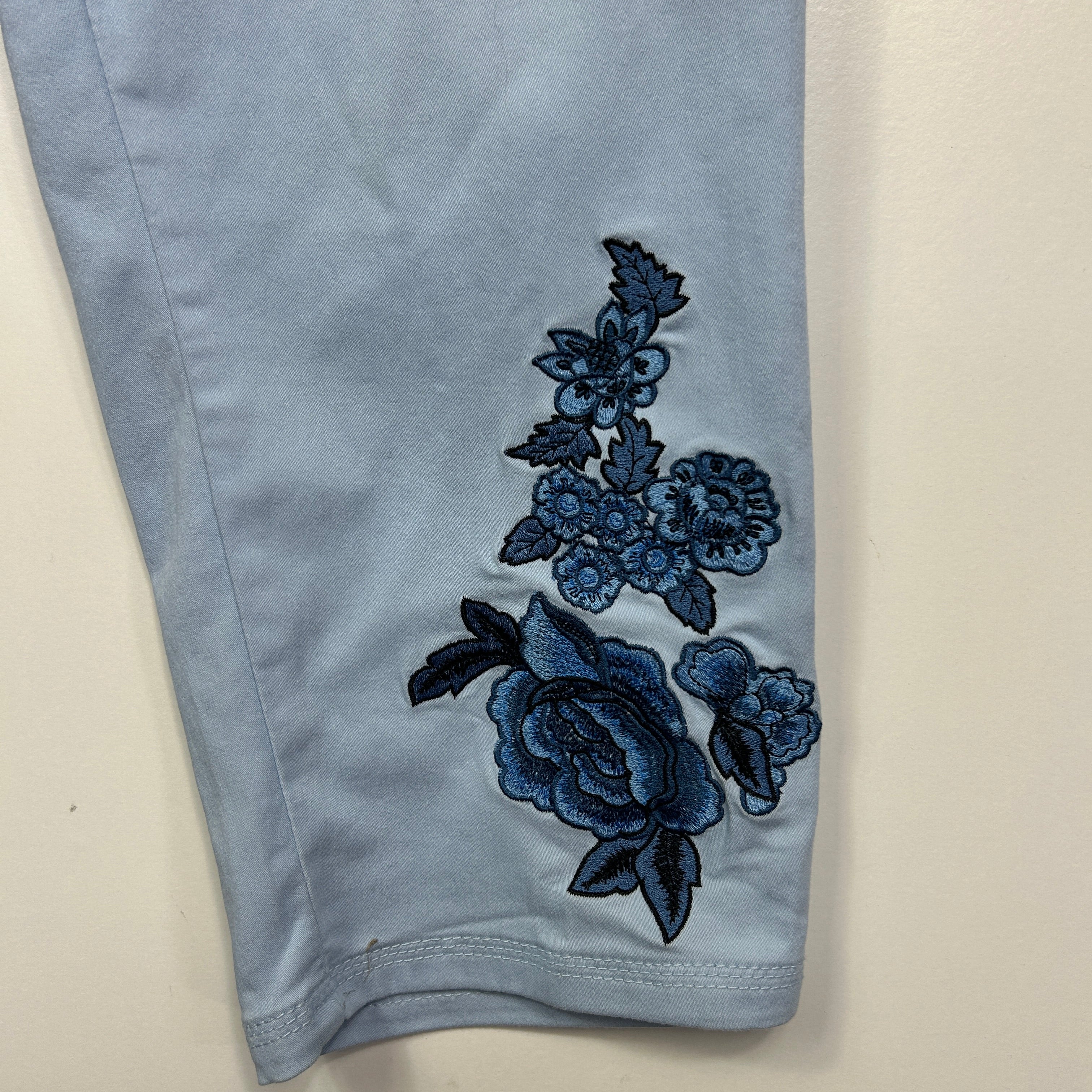 Millers Light Blue Capri Pants with Floral Embroidery - Size 18 - Image 2