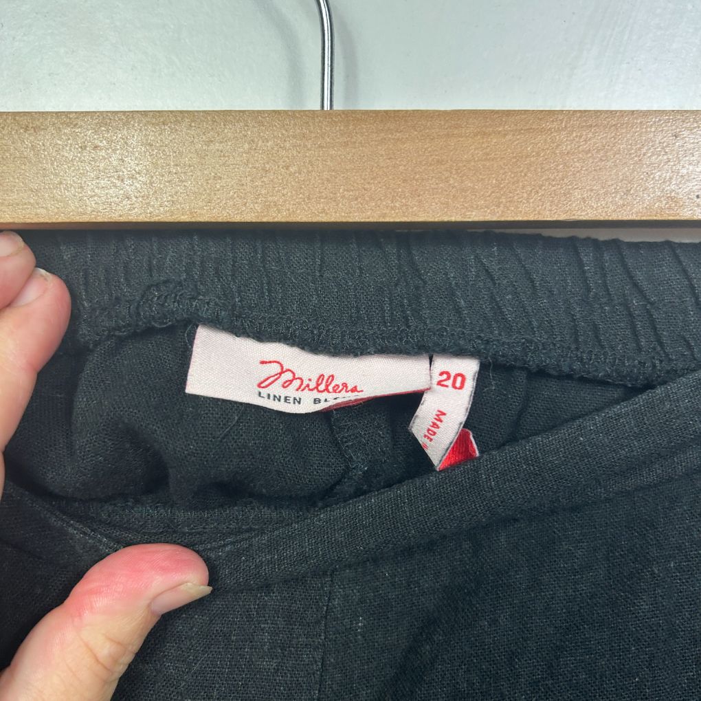 Millers Linen Blend Black Shorts - Size 20 - Image 3