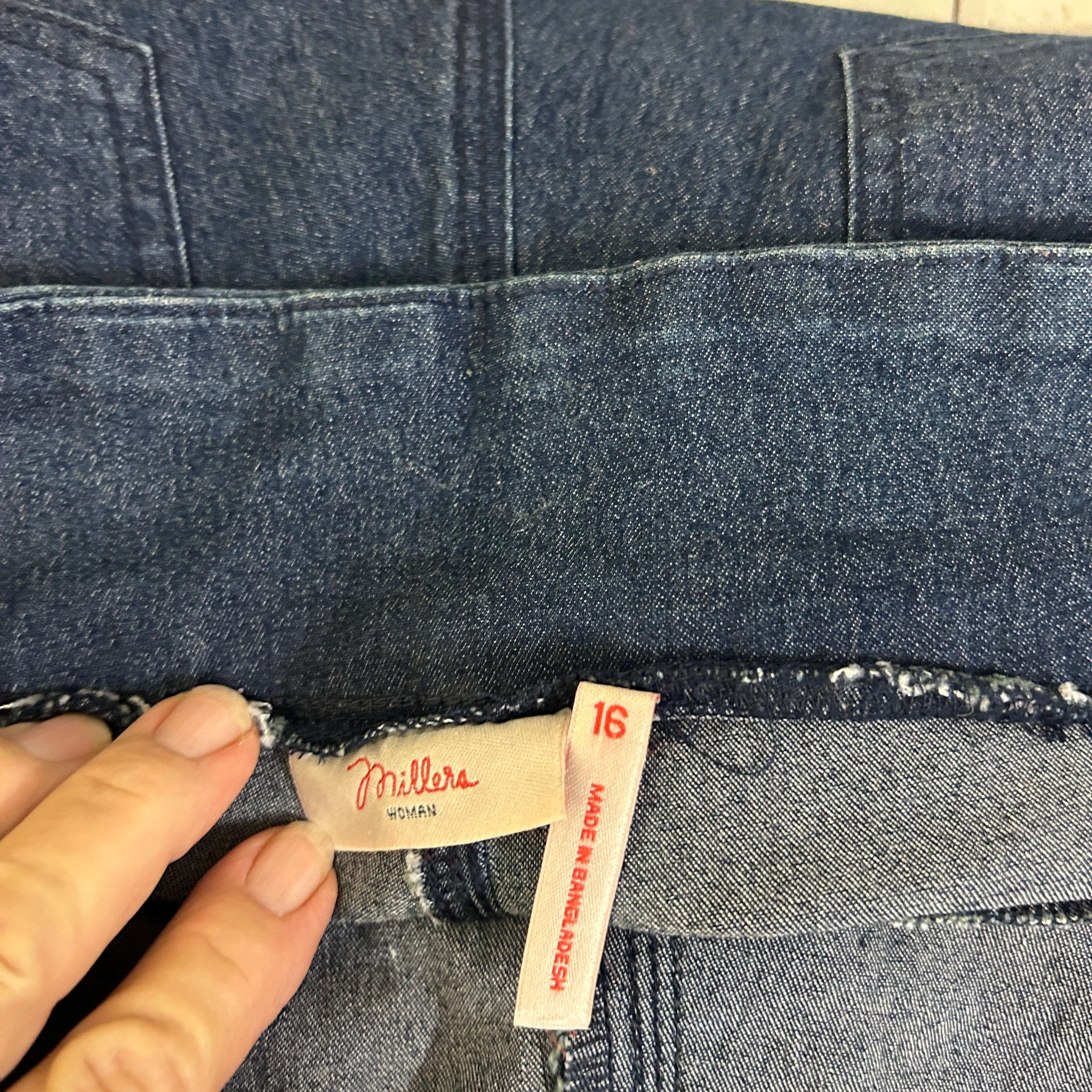 Millers Navy Denim Capri Pants - Size 16 - Image 3