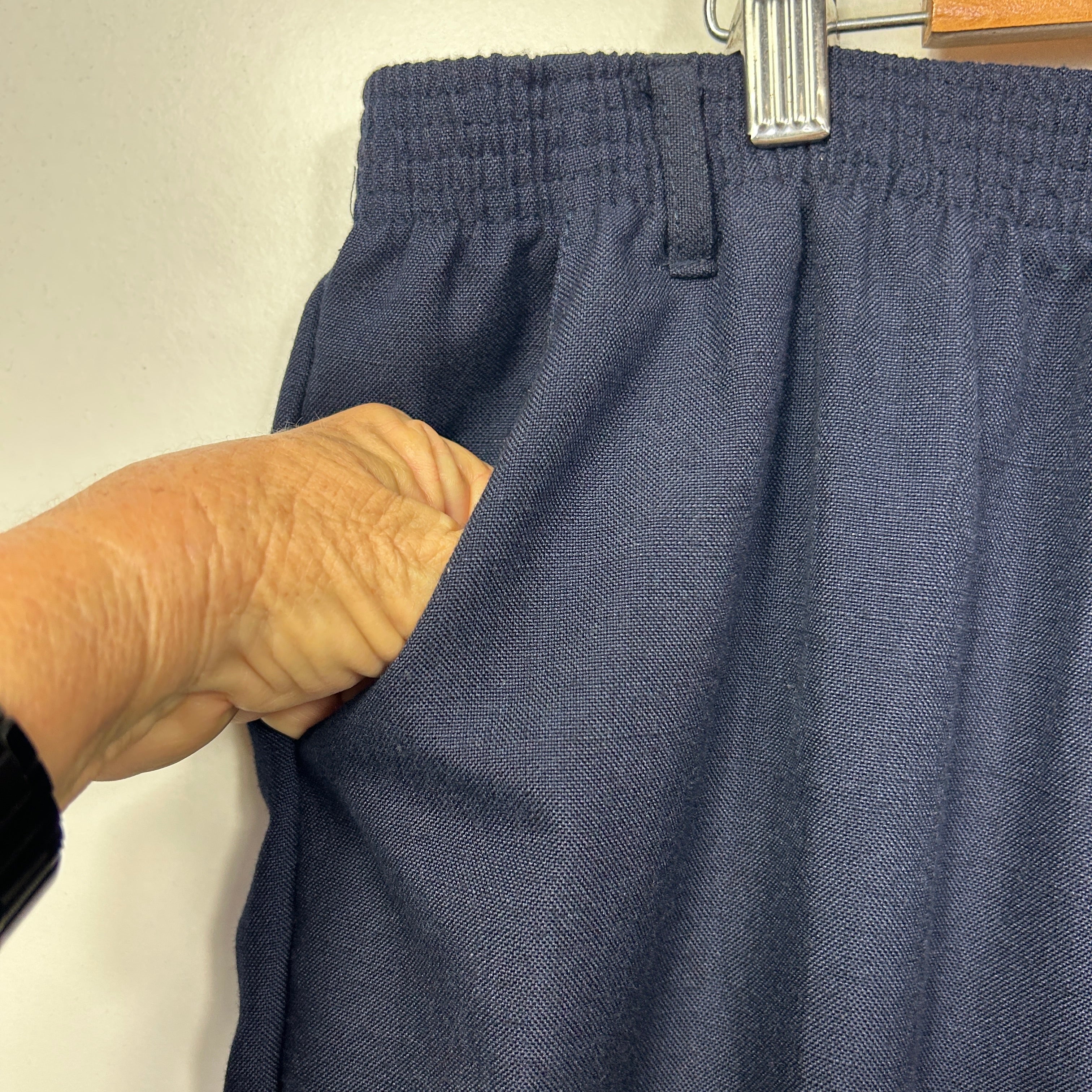 Millers Navy Capri Pants - Size 20 - Image 5