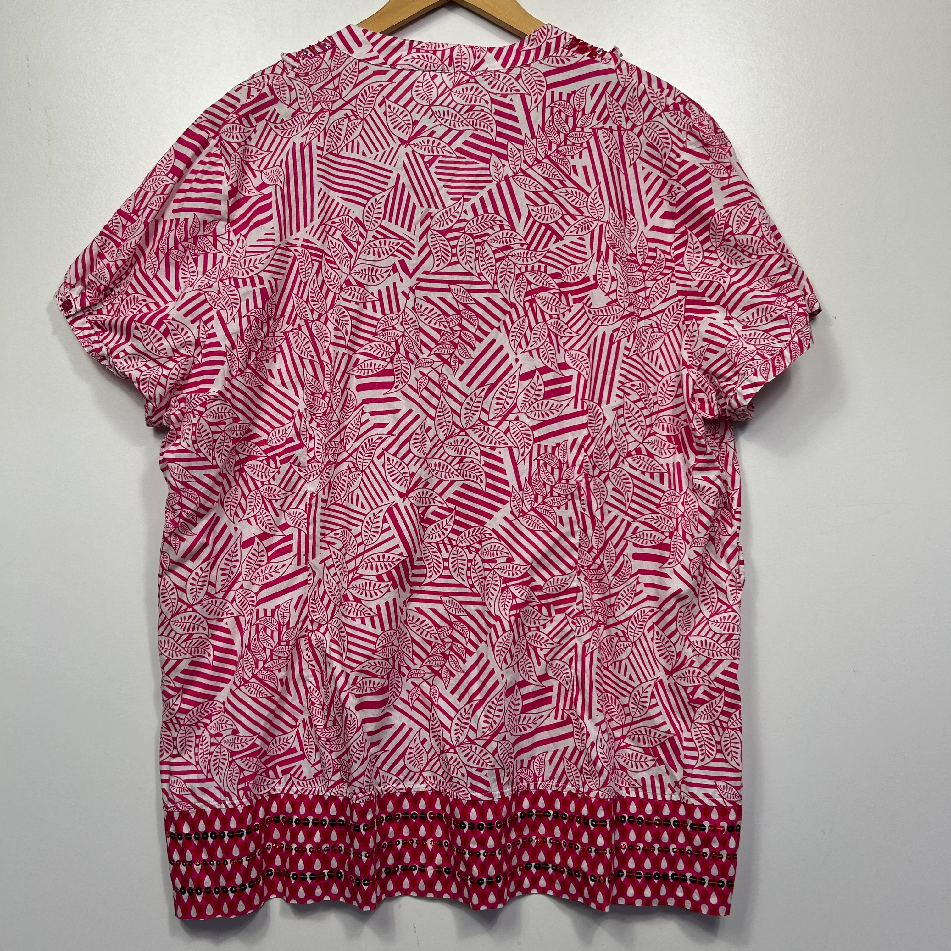 Millers Pink and White Printed Top - Size 22 - Image 2