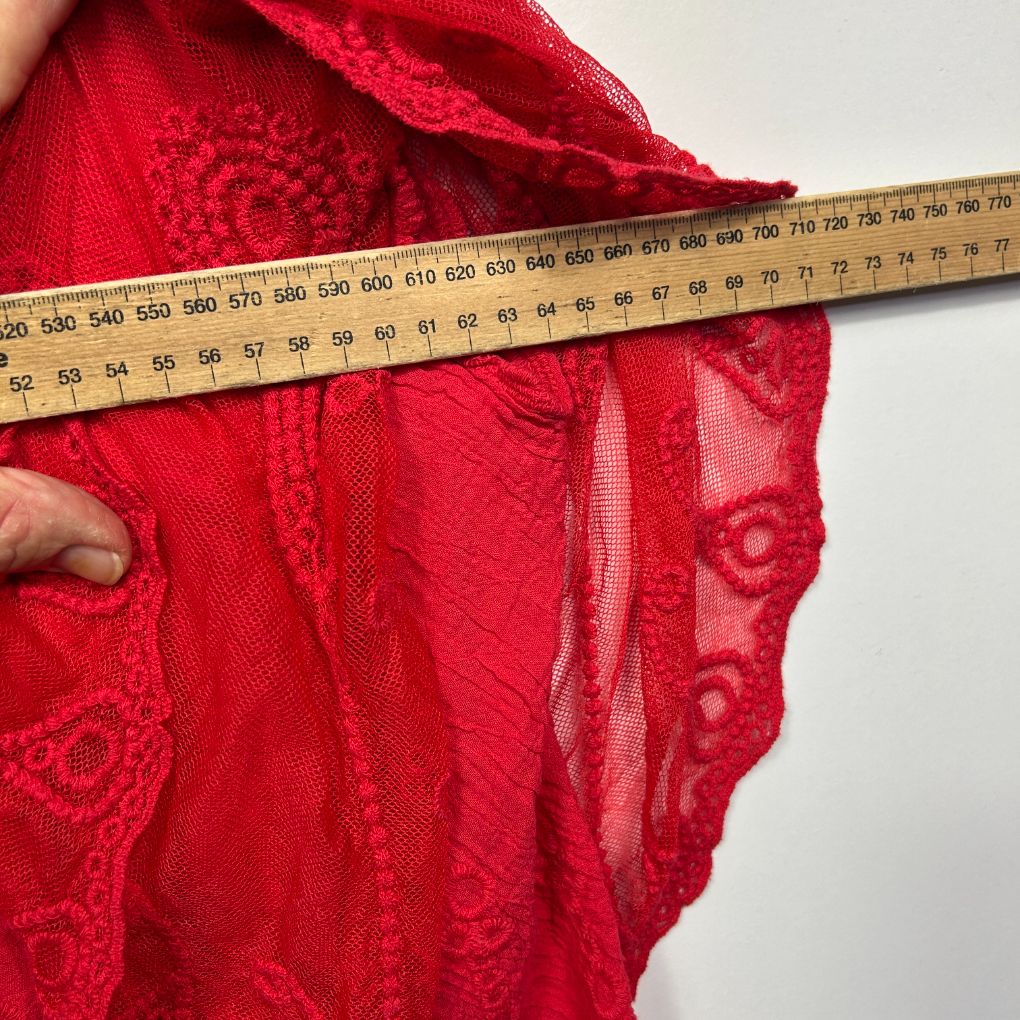 Millers Red Cotton Lace Bell Sleeve Top - Size 22 - Image 5