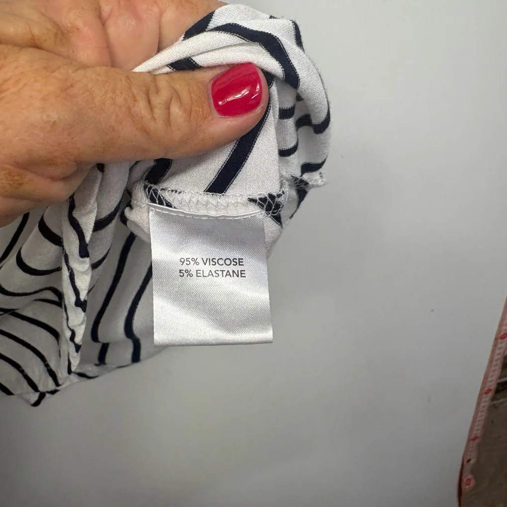 Millers White and Black Chevron Stripe V-Neck Top - Size 20 - Image 4