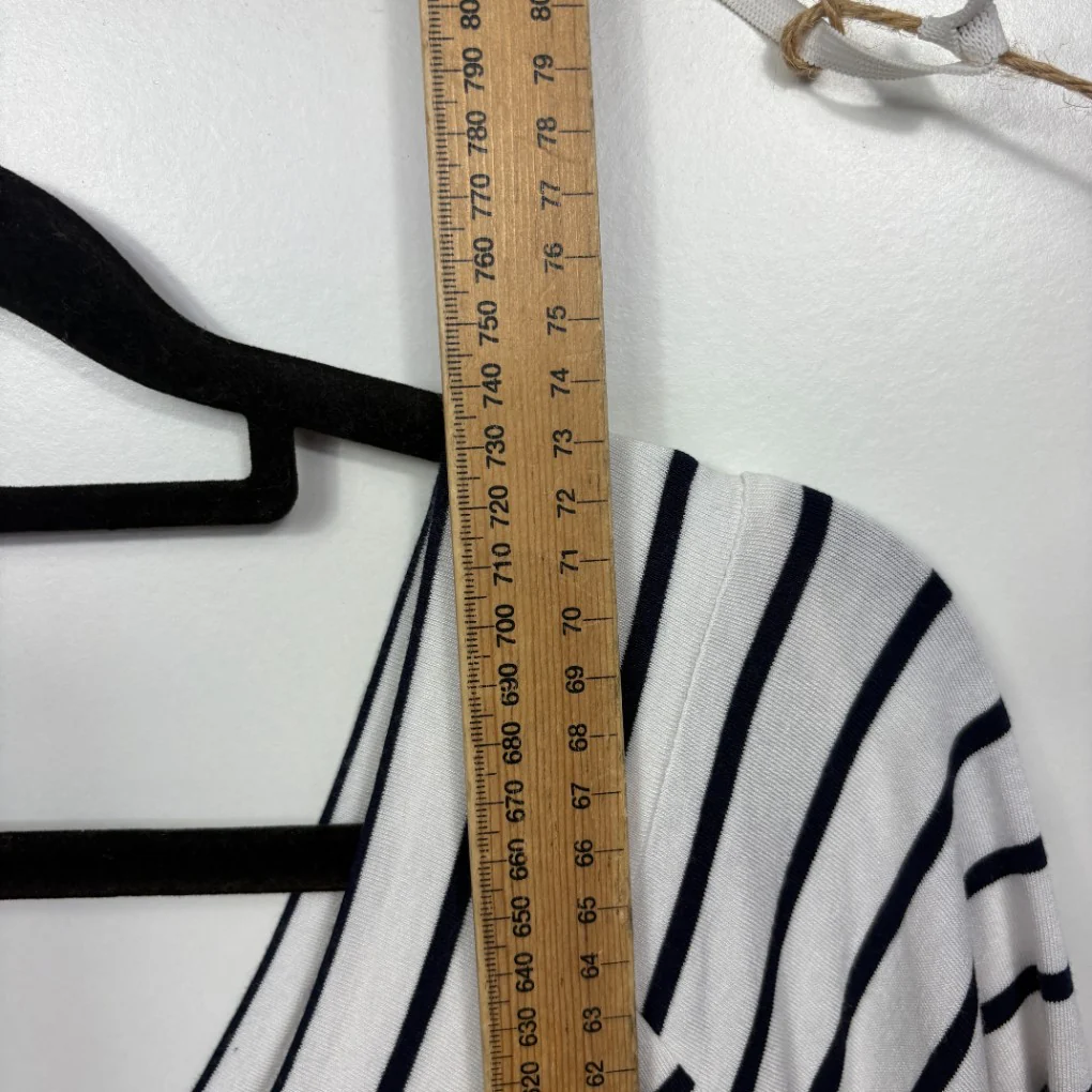 Millers White and Black Chevron Stripe V-Neck Top - Size 20 - Image 6