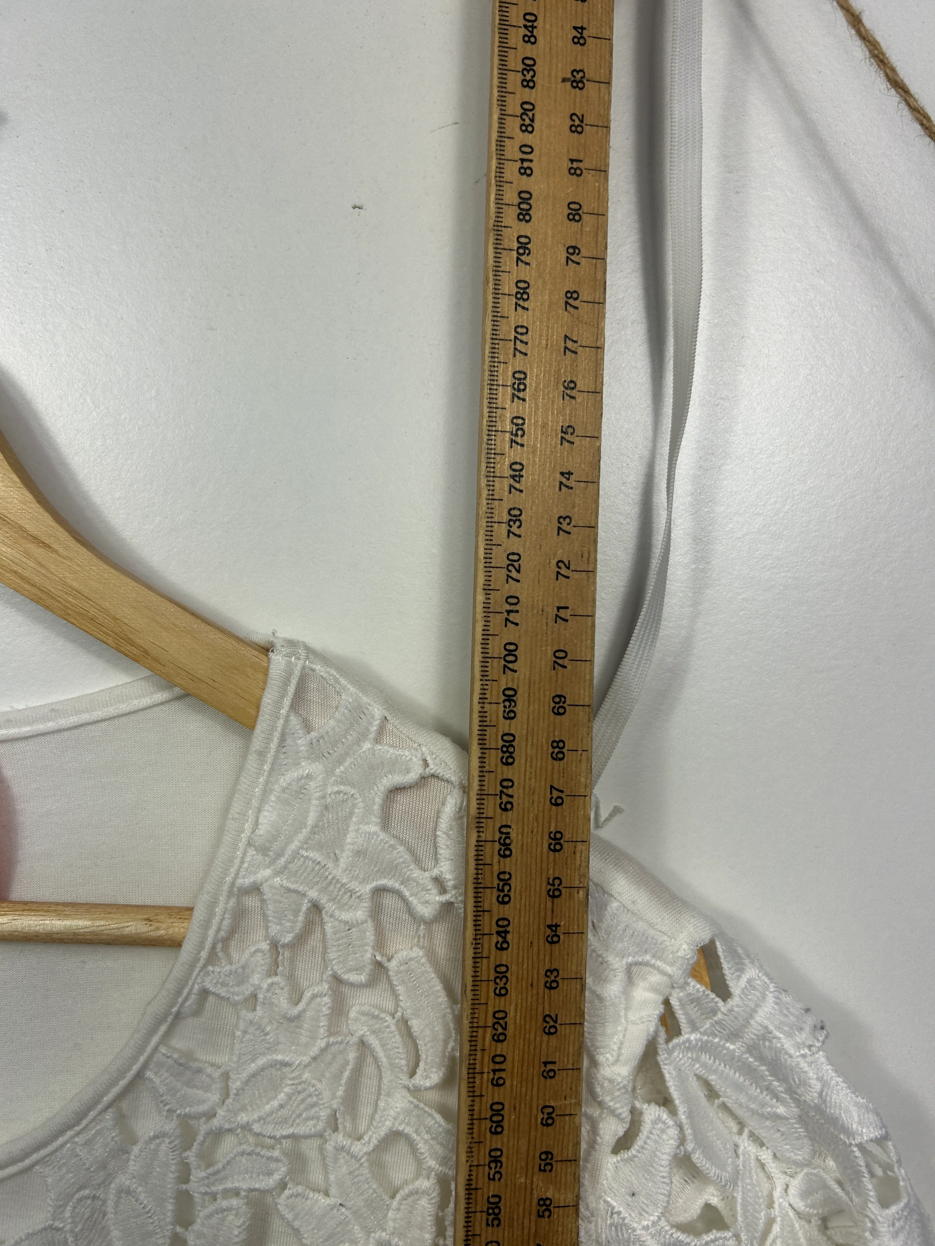 Millers White Top with Lace Sleeves - Size 20 - Image 6