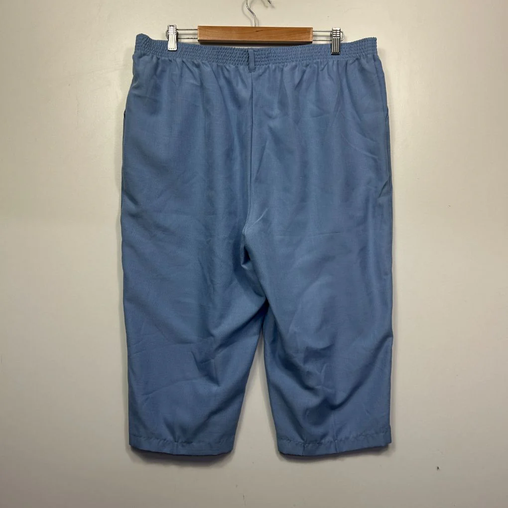 Millers Woman Blue 3/4 Pants Size 18 - Image 4