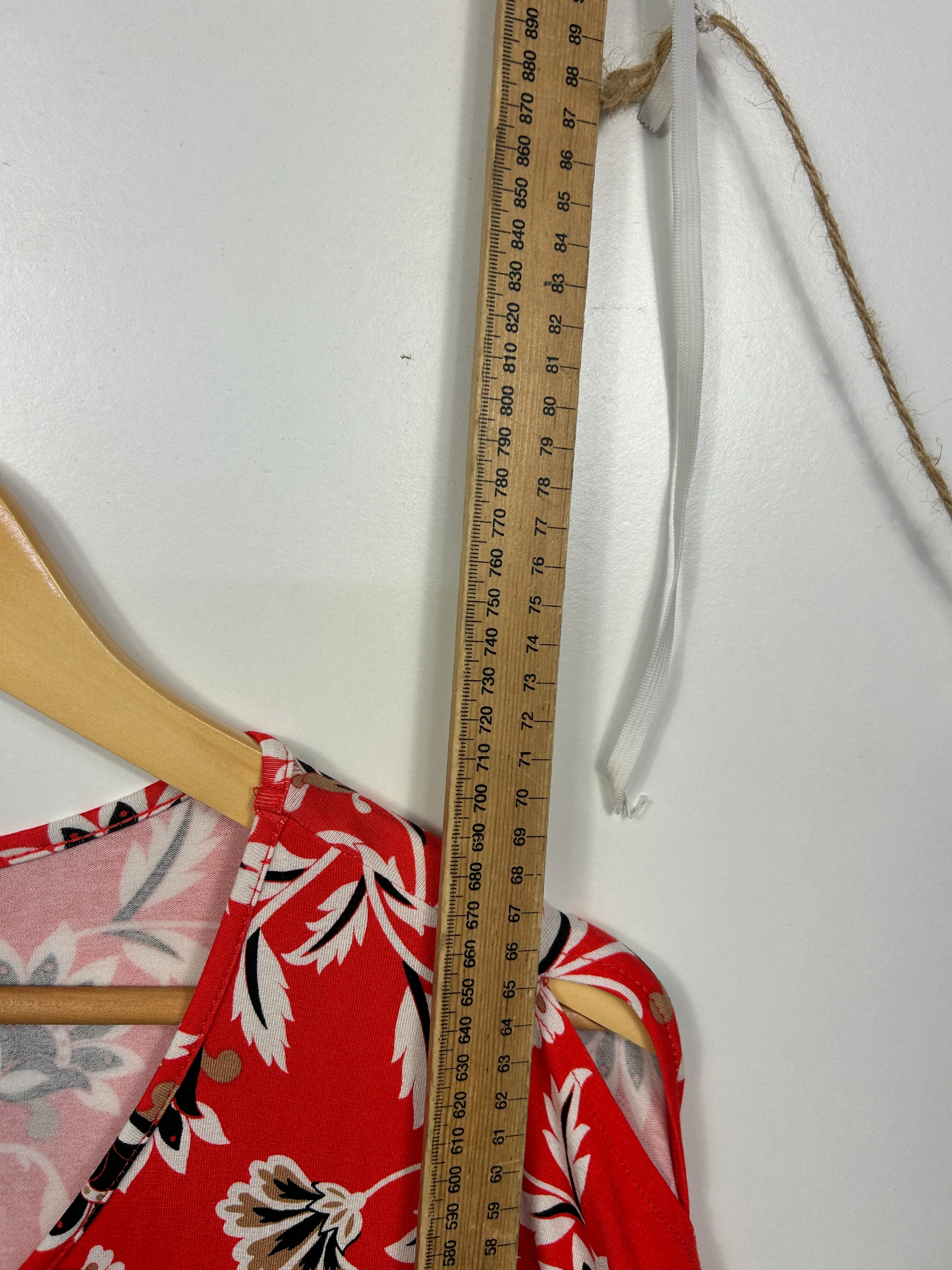 Millers Woman Red and Pink Floral Cold Shoulder Top - Size 16 - Image 6