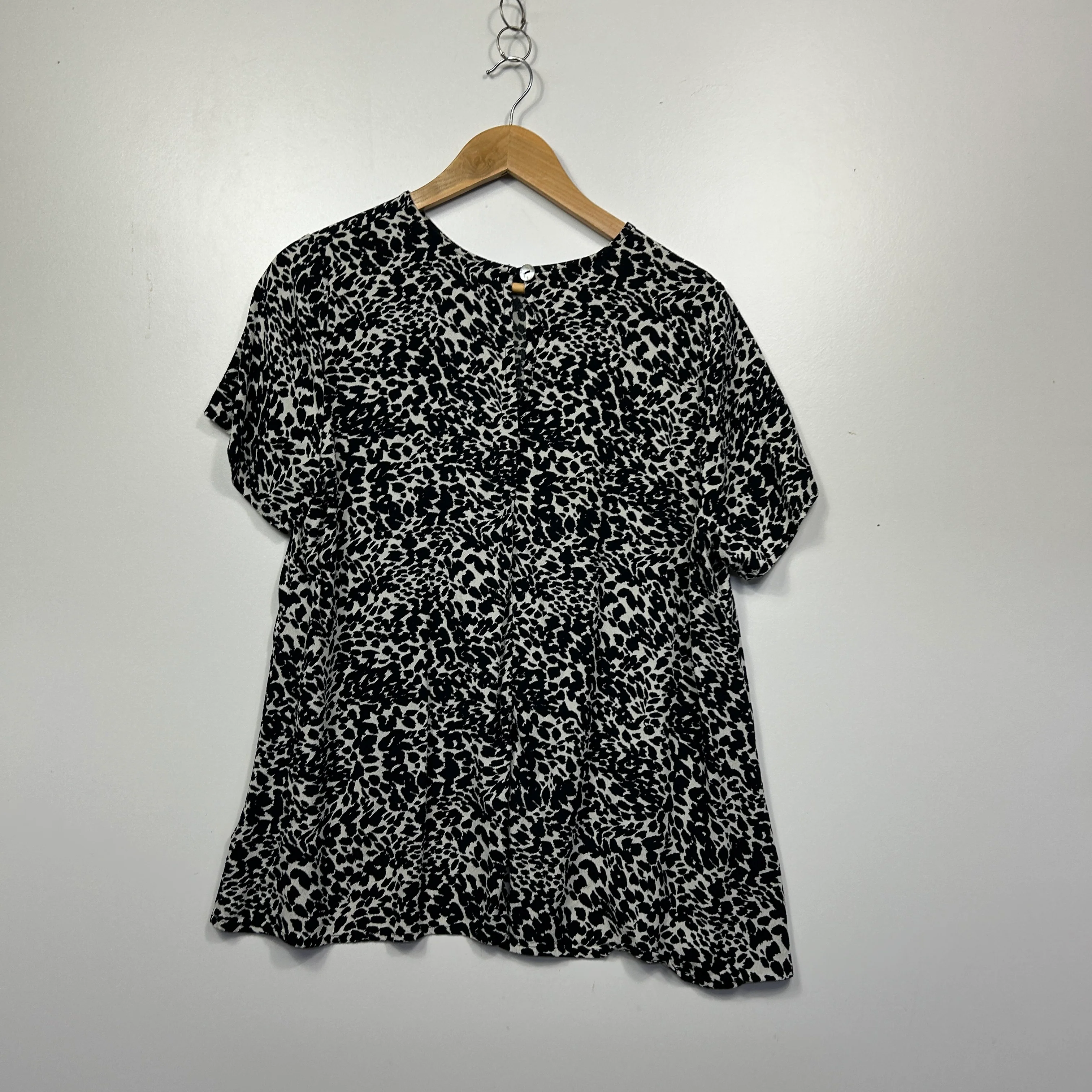 Mister Zimi Black and White Animal Print Top - Size 14 - Image 2