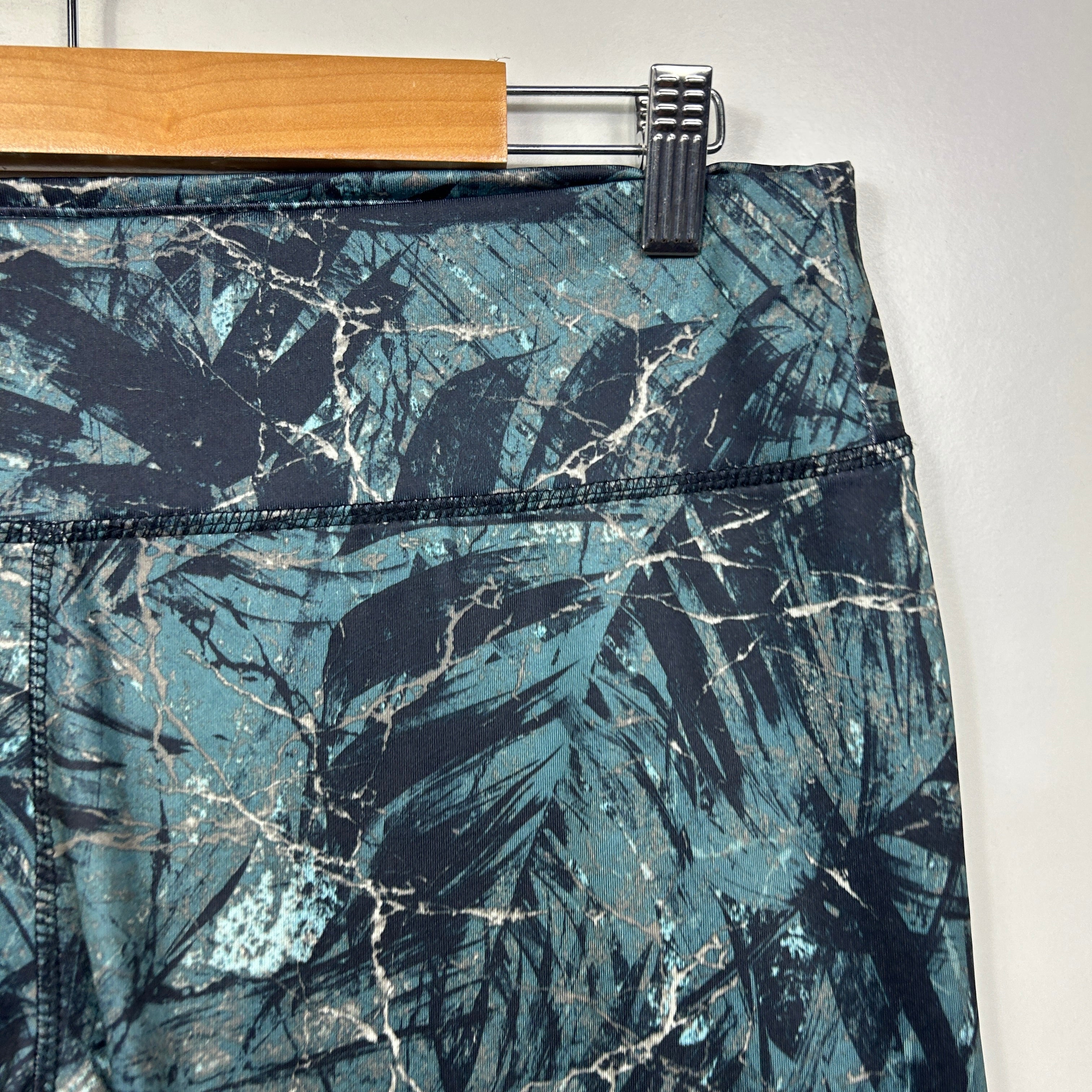 Mix Teal Tropical Print Activewear Capris Pants - Size XL - Image 3