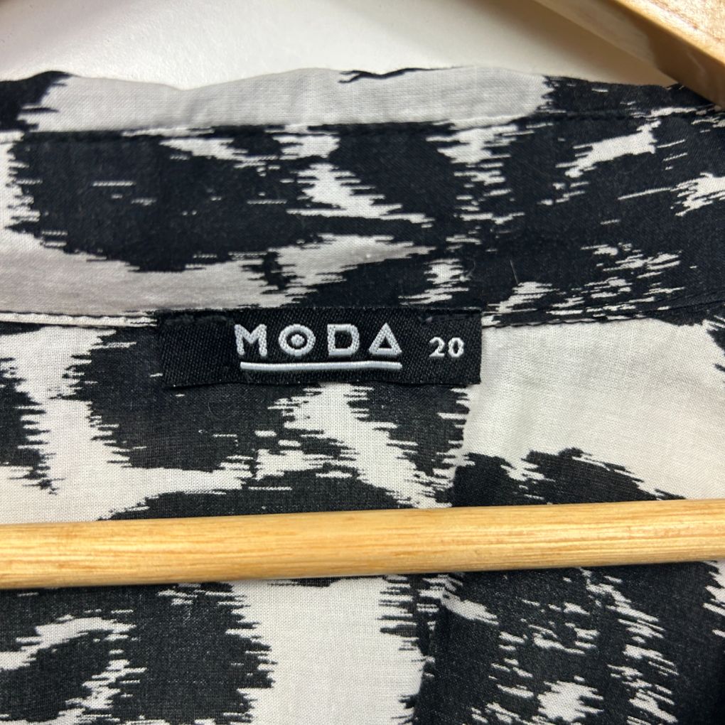 Moda Black Cotton Floral Print Shirt - Size 20 - Image 4