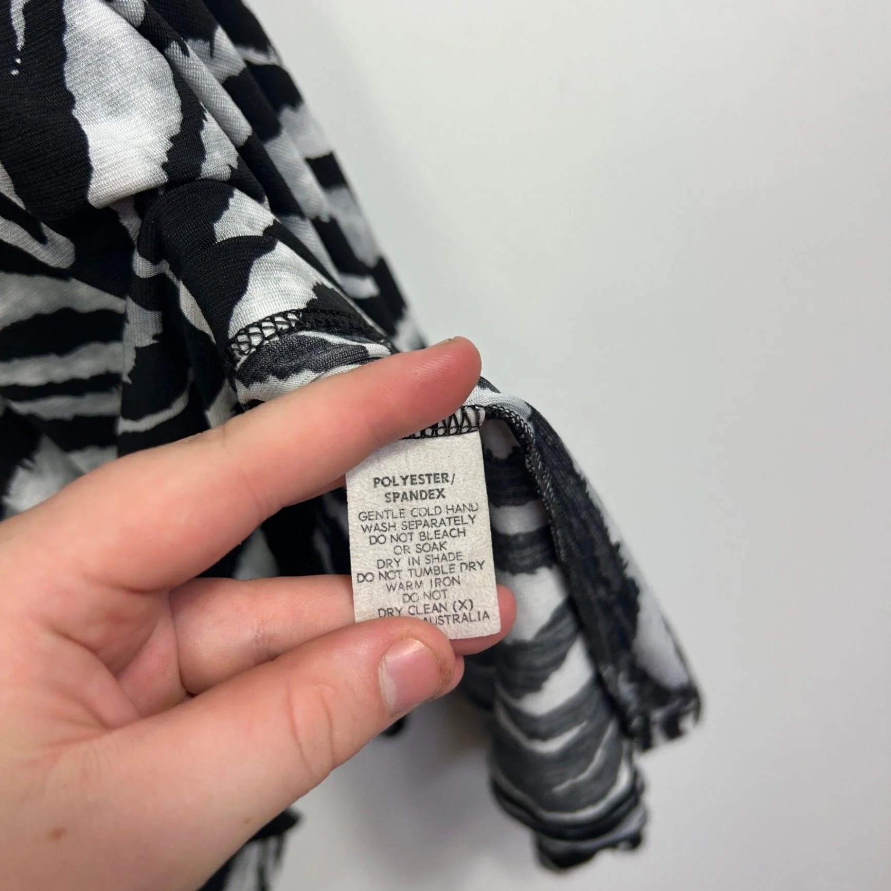 My Size Black White Short Sleeve Handkerchief Hem Tunic Top Size 16 - Image 4