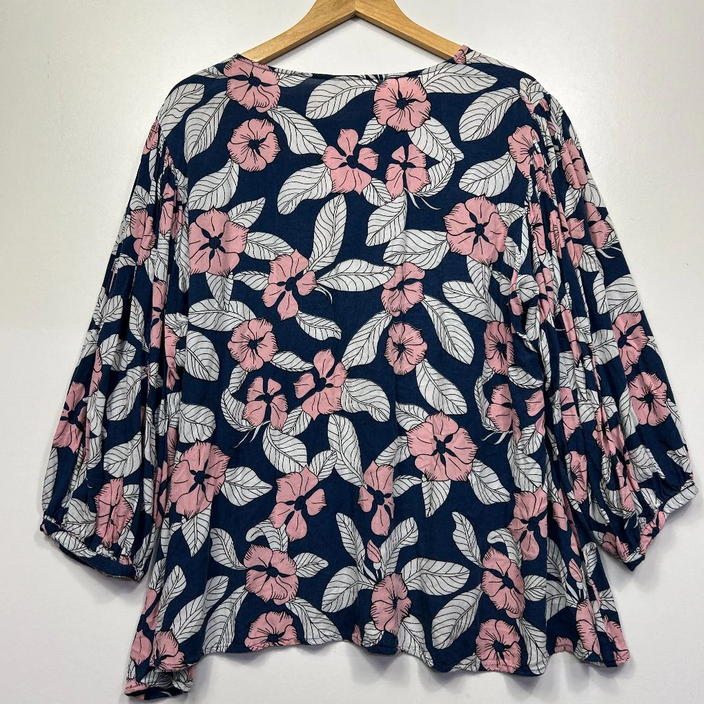 Adrift Navy Floral Top - Size 2XL - Image 2