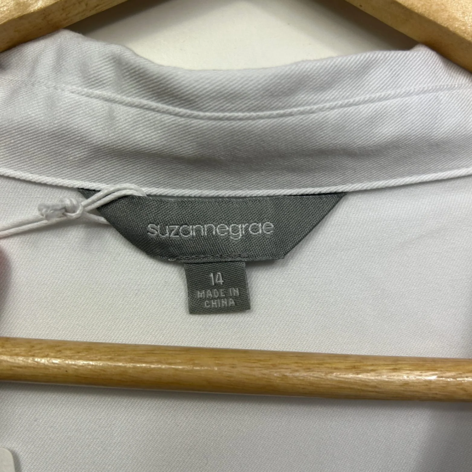 New Suzanne Grae Shirt Size 14 White Long Sleeve Button Up Collared - Image 3