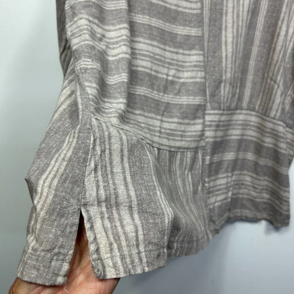 Noni B Grey Stripe Linen Top - Size 18 - Image 2
