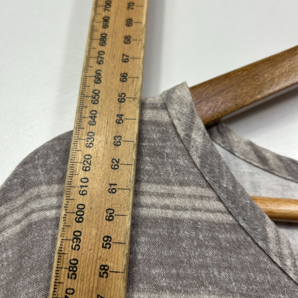 Noni B Grey Stripe Linen Top - Size 18 - Image 5