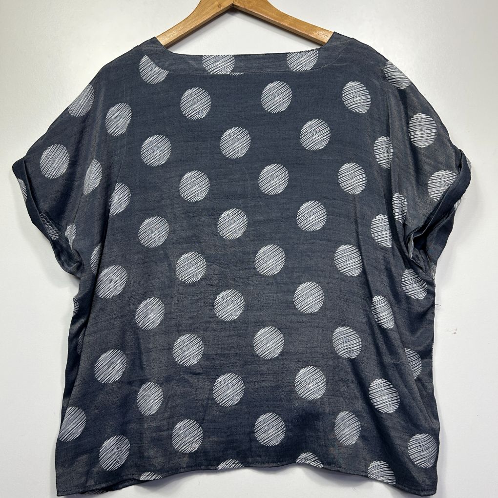 Noni B Grey Polka Dot Linen Top - Size 18 - Image 3