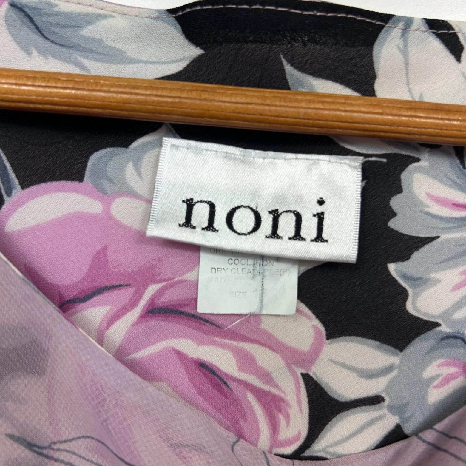 Noni  B  Pink Short Sleeve Floral Sheer Overlay Blouse Size 14 16 - Image 4